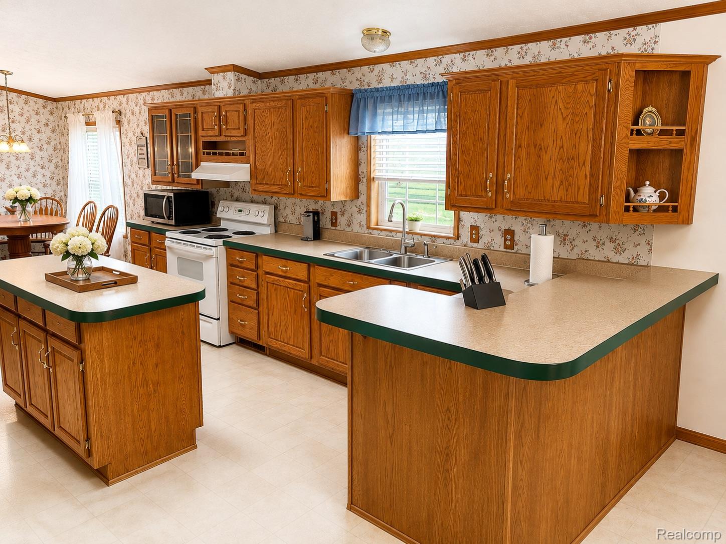 368 Pretty Lane Property Photo 8