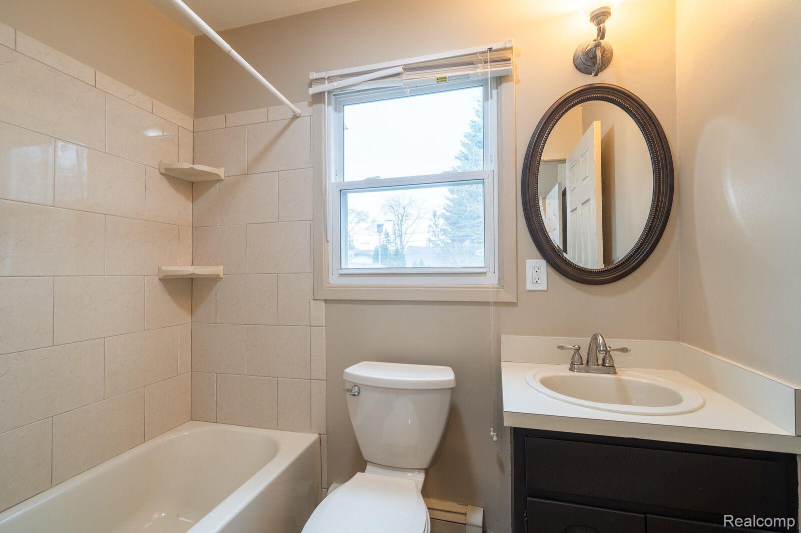 526 Midland Boulevard Property Photo 13