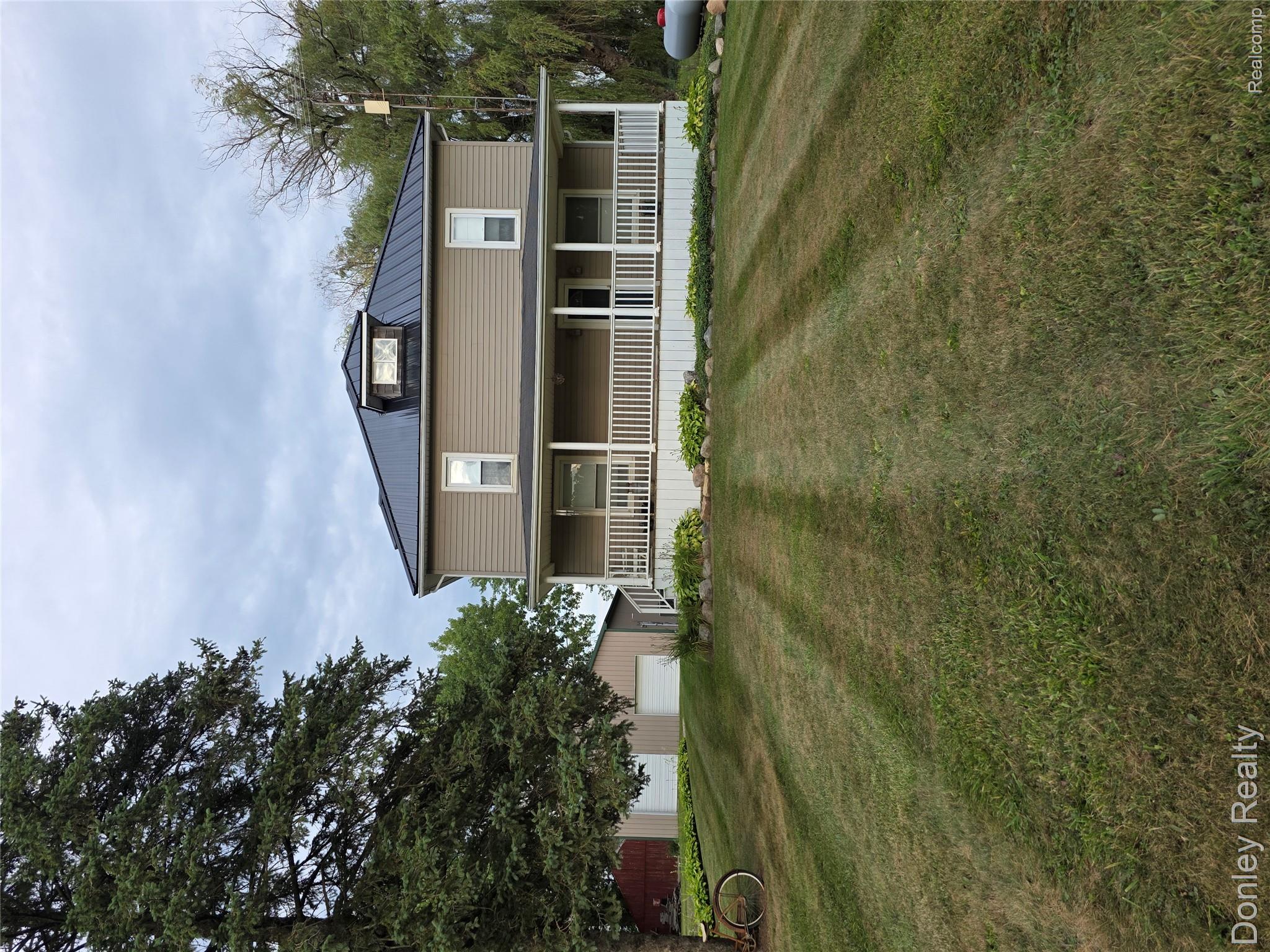 3815 Gosline Road Property Photo 1