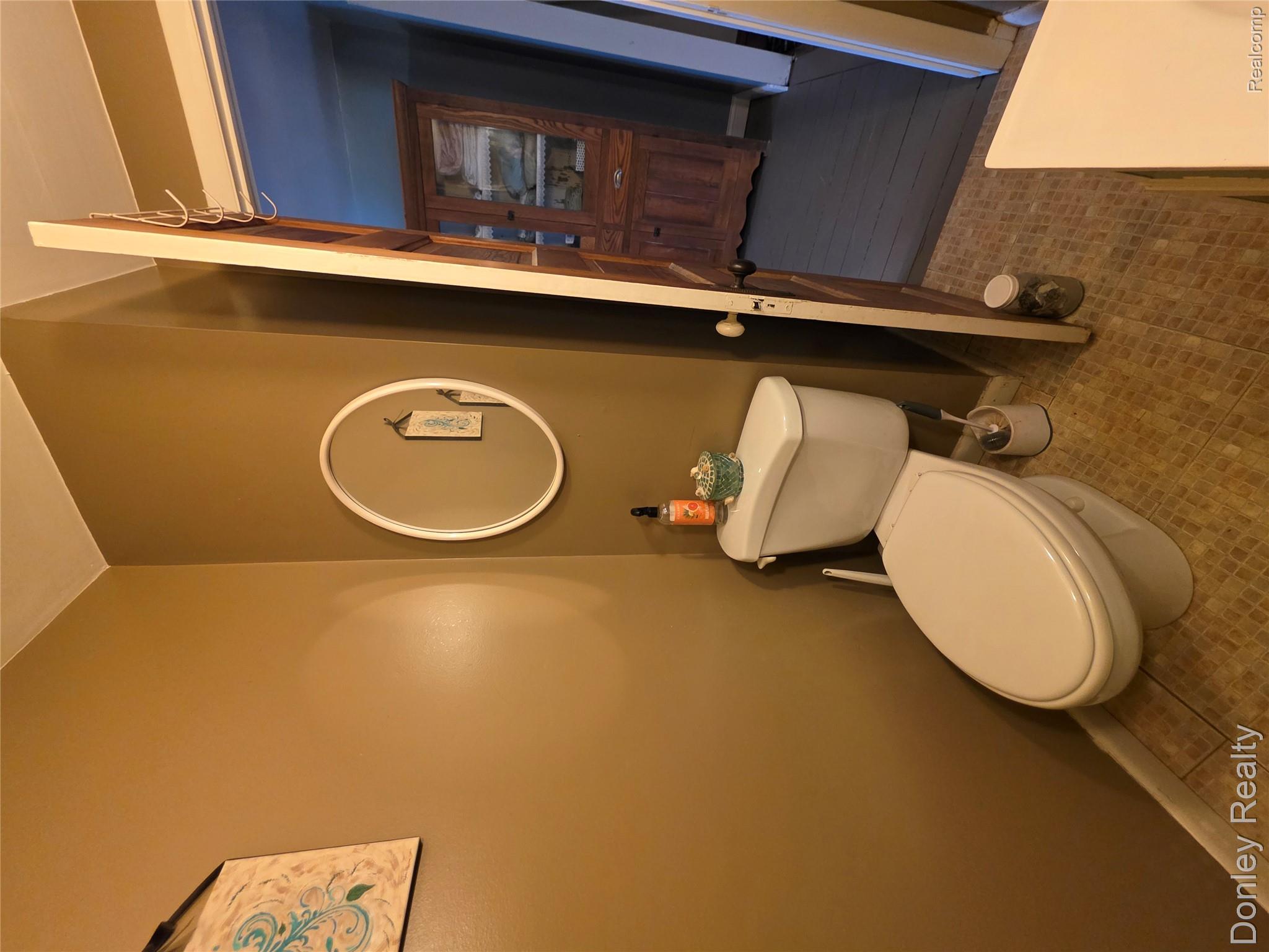 3815 Gosline Road Property Photo 19