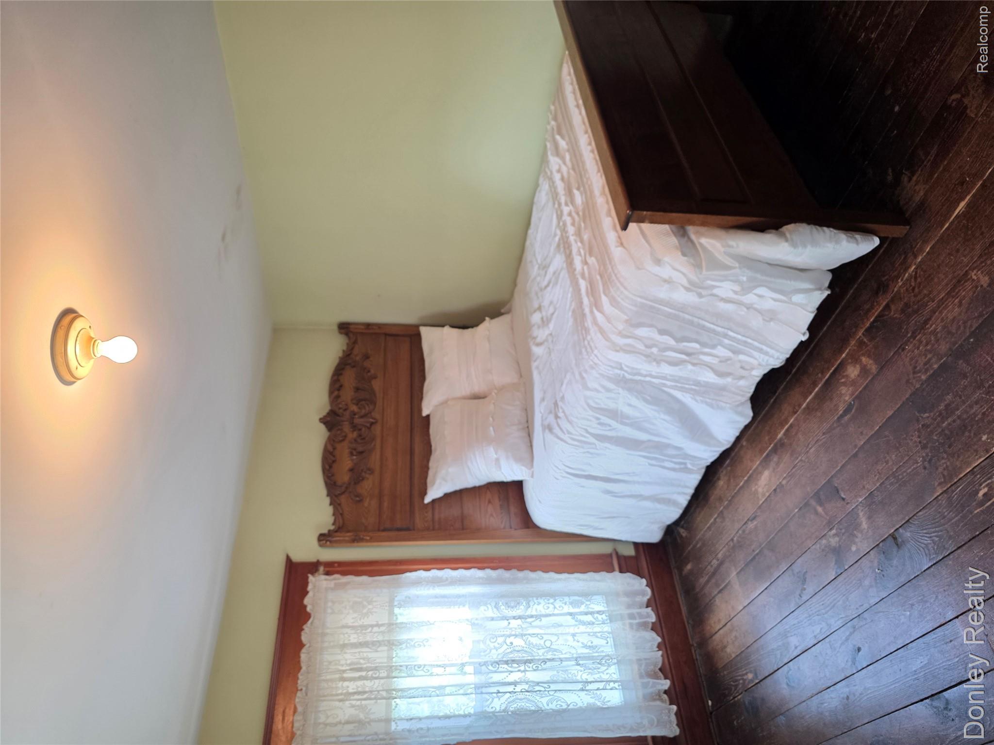 3815 Gosline Road Property Photo 22