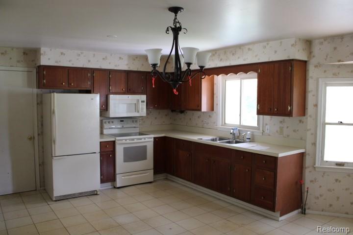 1031 Arapaho Drive Property Photo 2