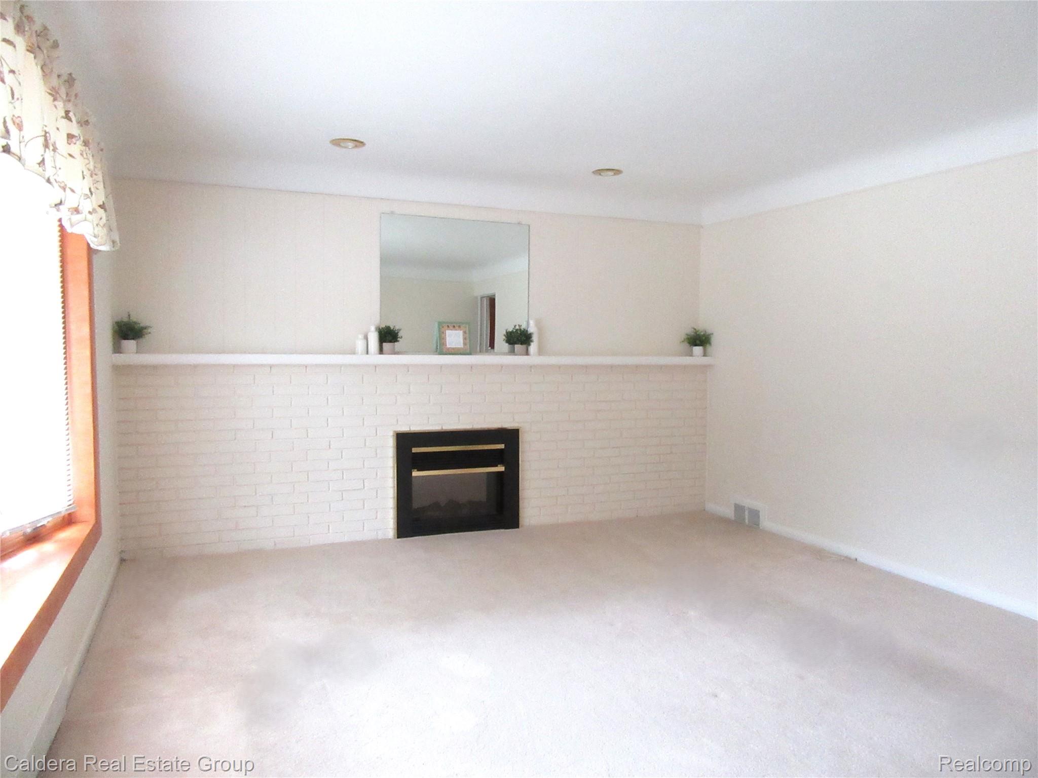 3208 Glenview Avenue Property Photo 3