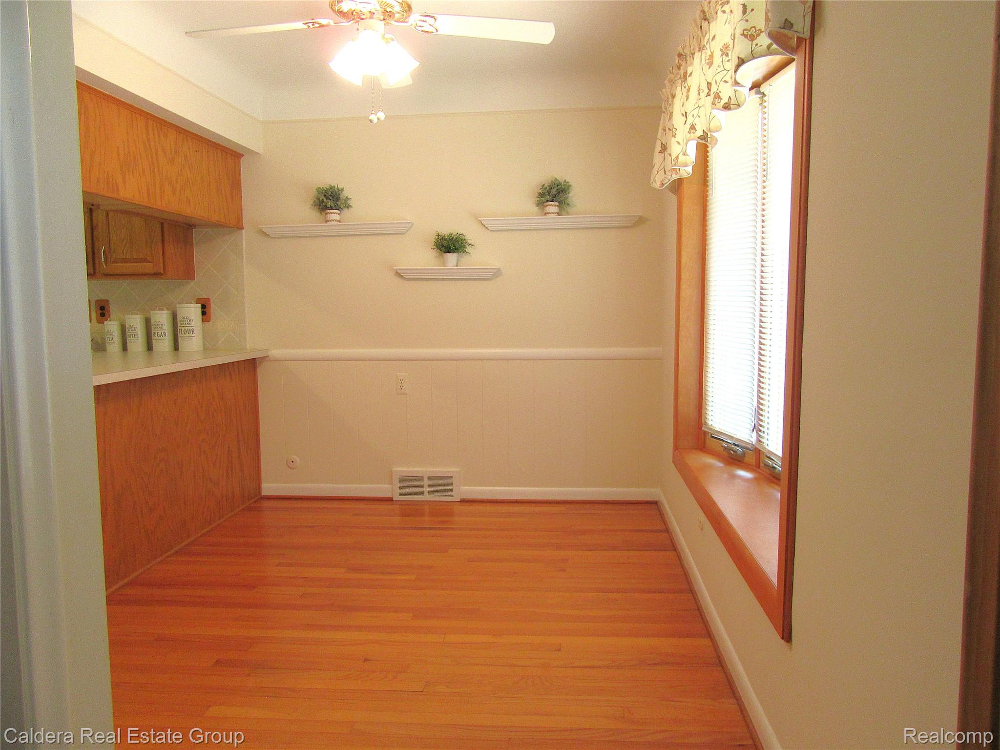 3208 Glenview Avenue Property Photo 5