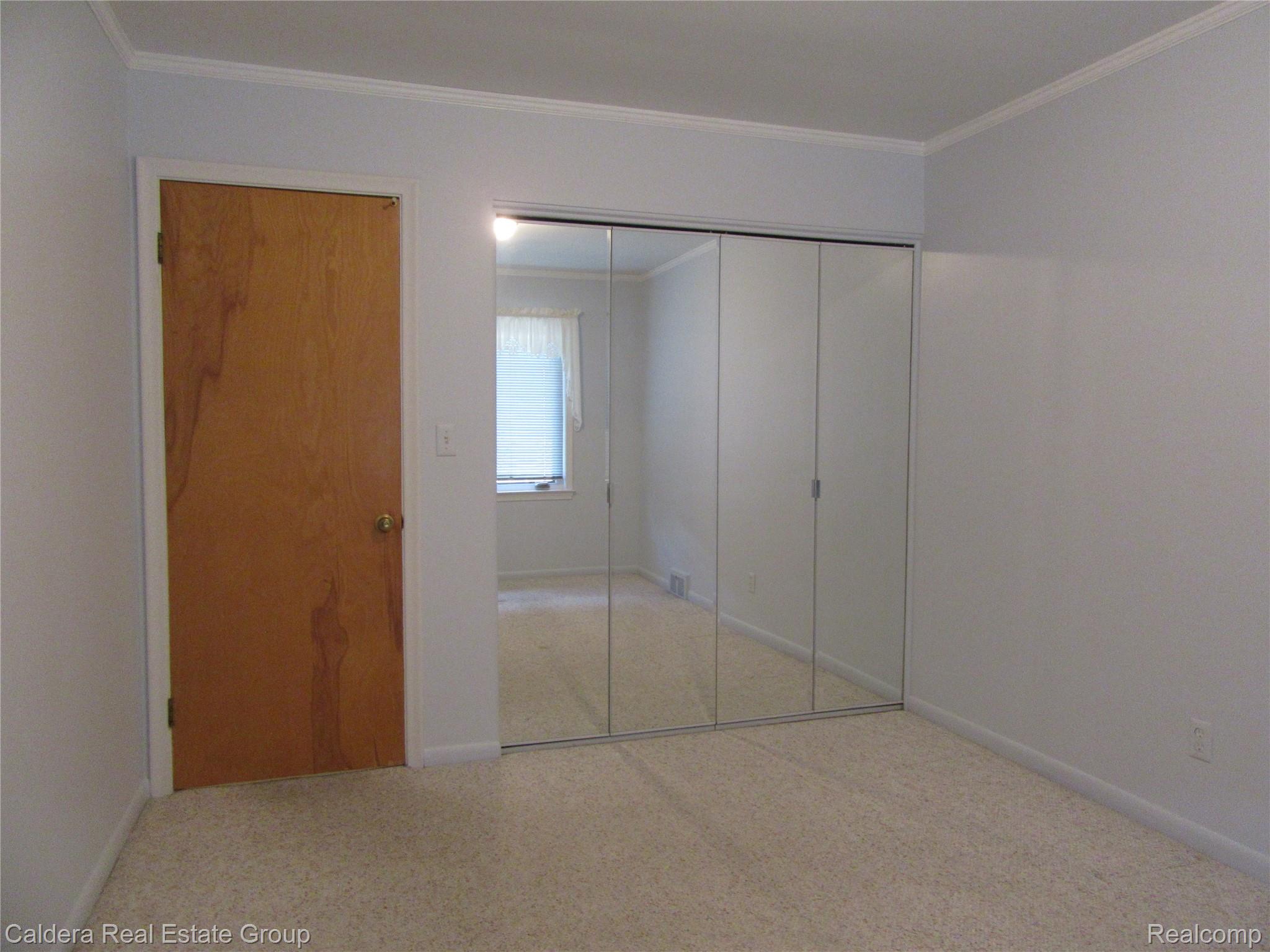 3208 Glenview Avenue Property Photo 9