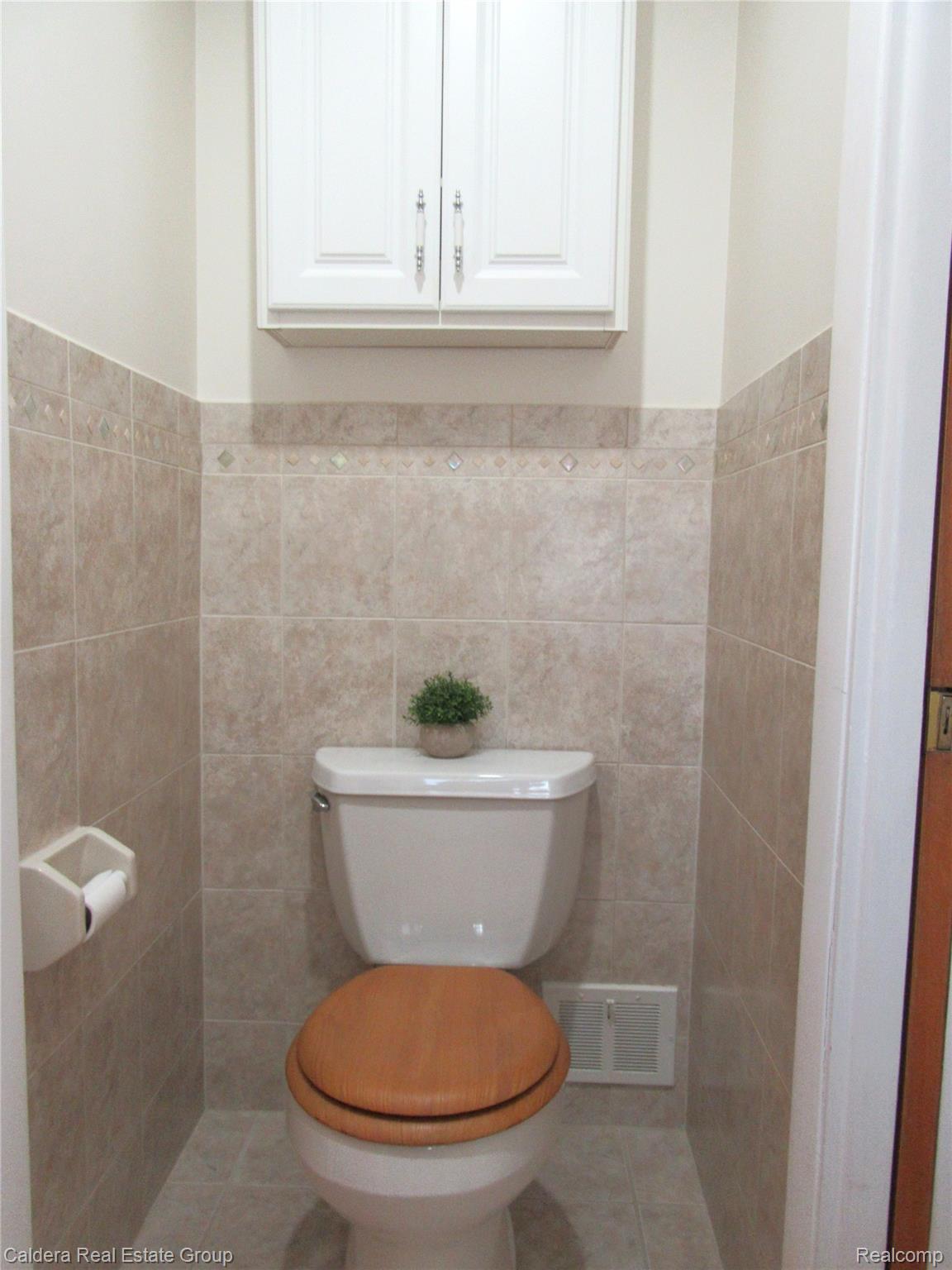 3208 Glenview Avenue Property Photo 20