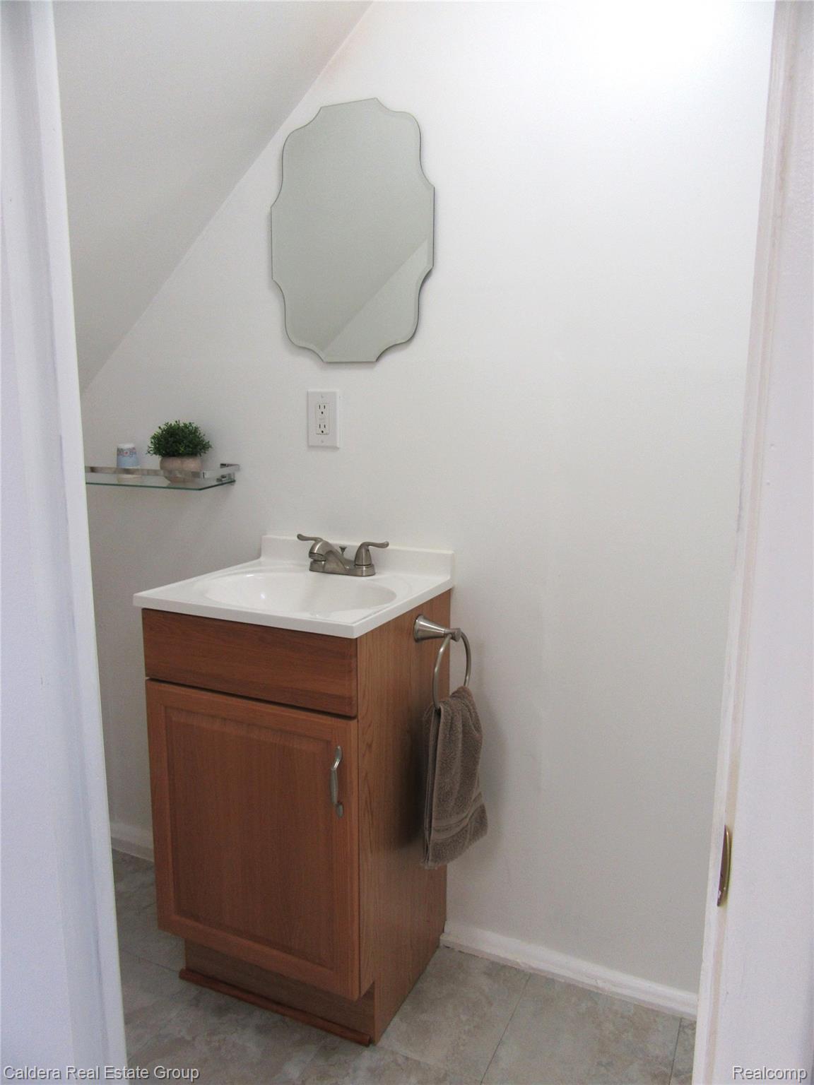 3208 Glenview Avenue Property Photo 24