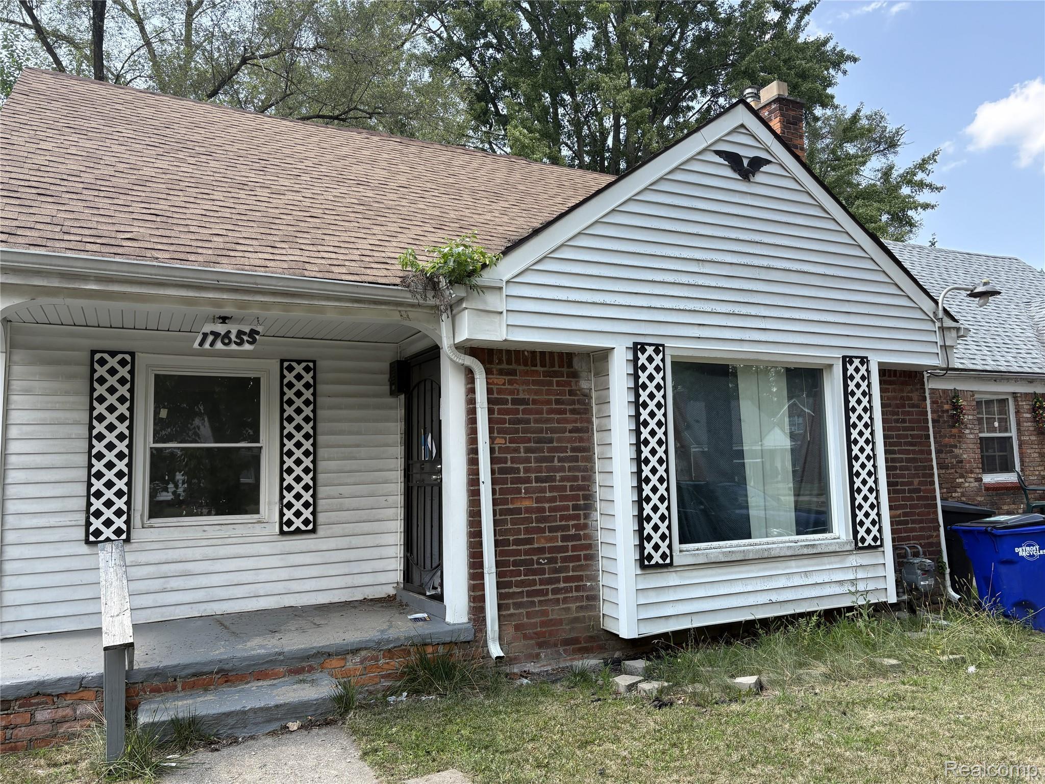 17655 Sunderland Road Property Photo 2