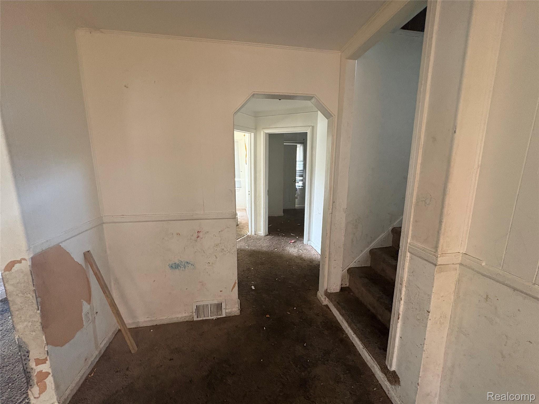 17655 Sunderland Road Property Photo 6