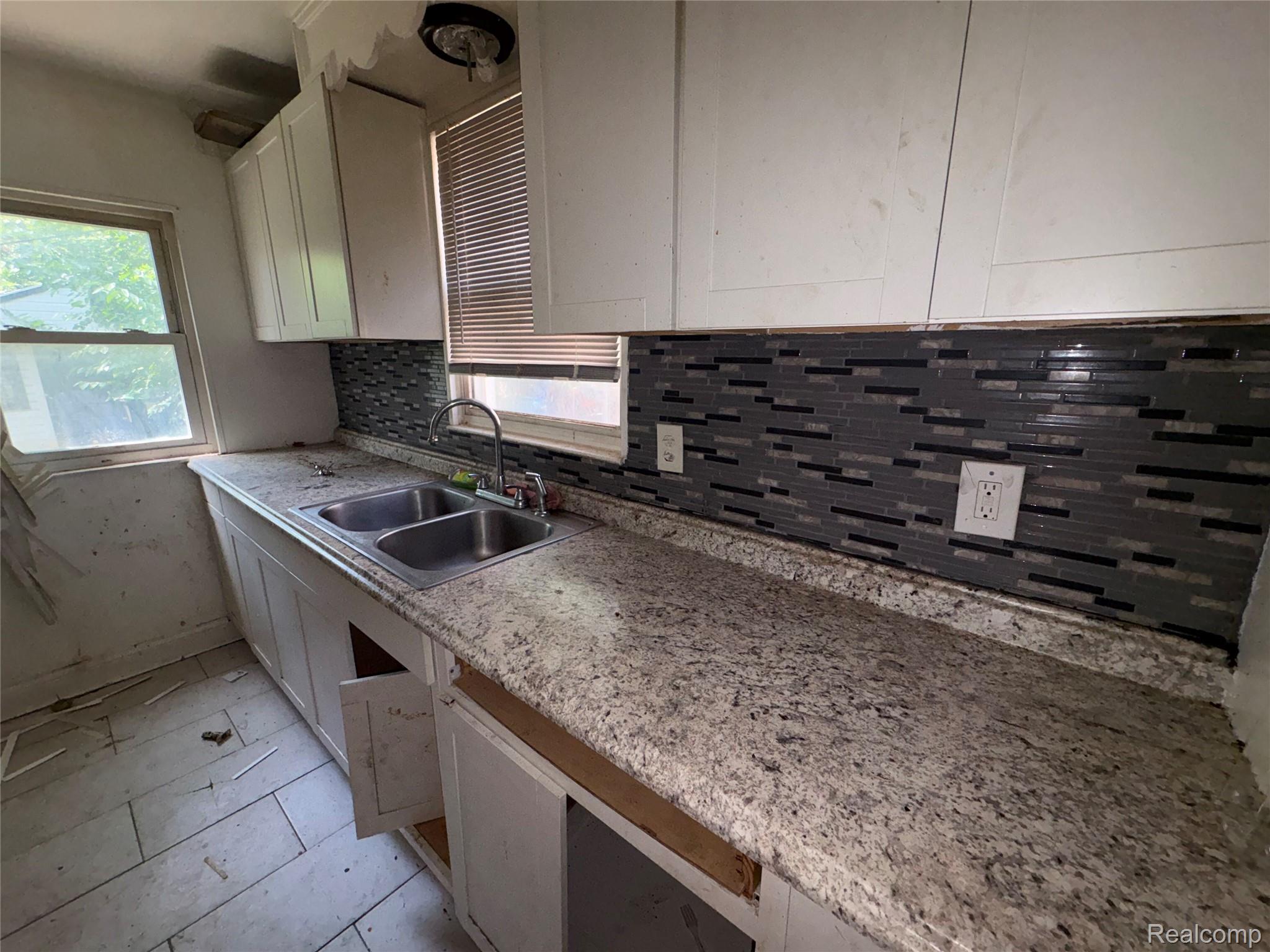 17655 Sunderland Road Property Photo 8