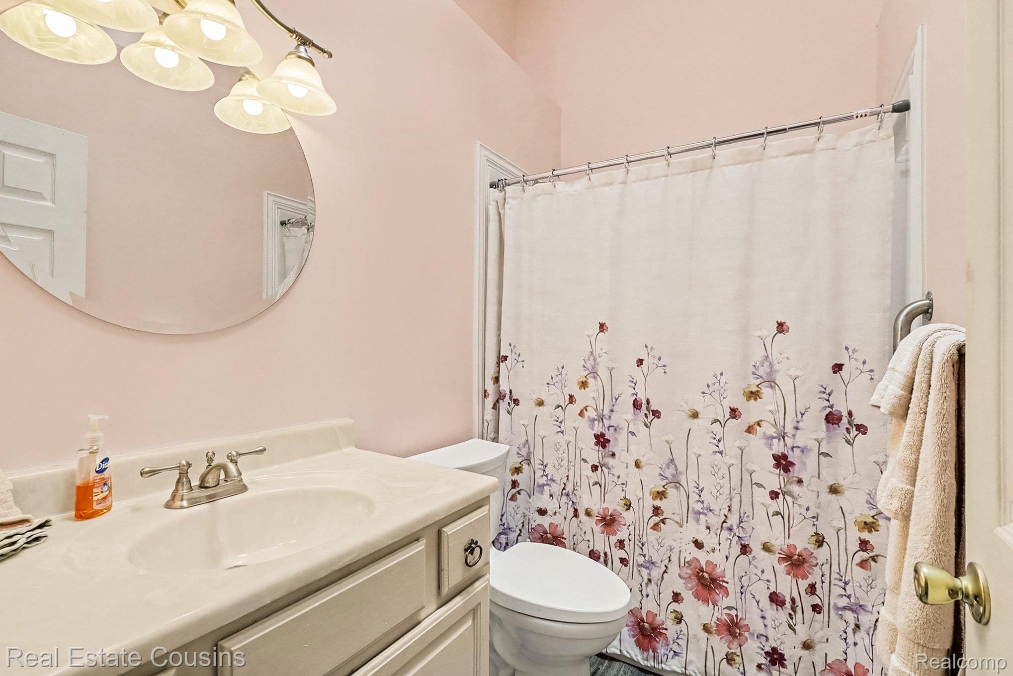 6305 Squire Lake Drive Property Photo 12