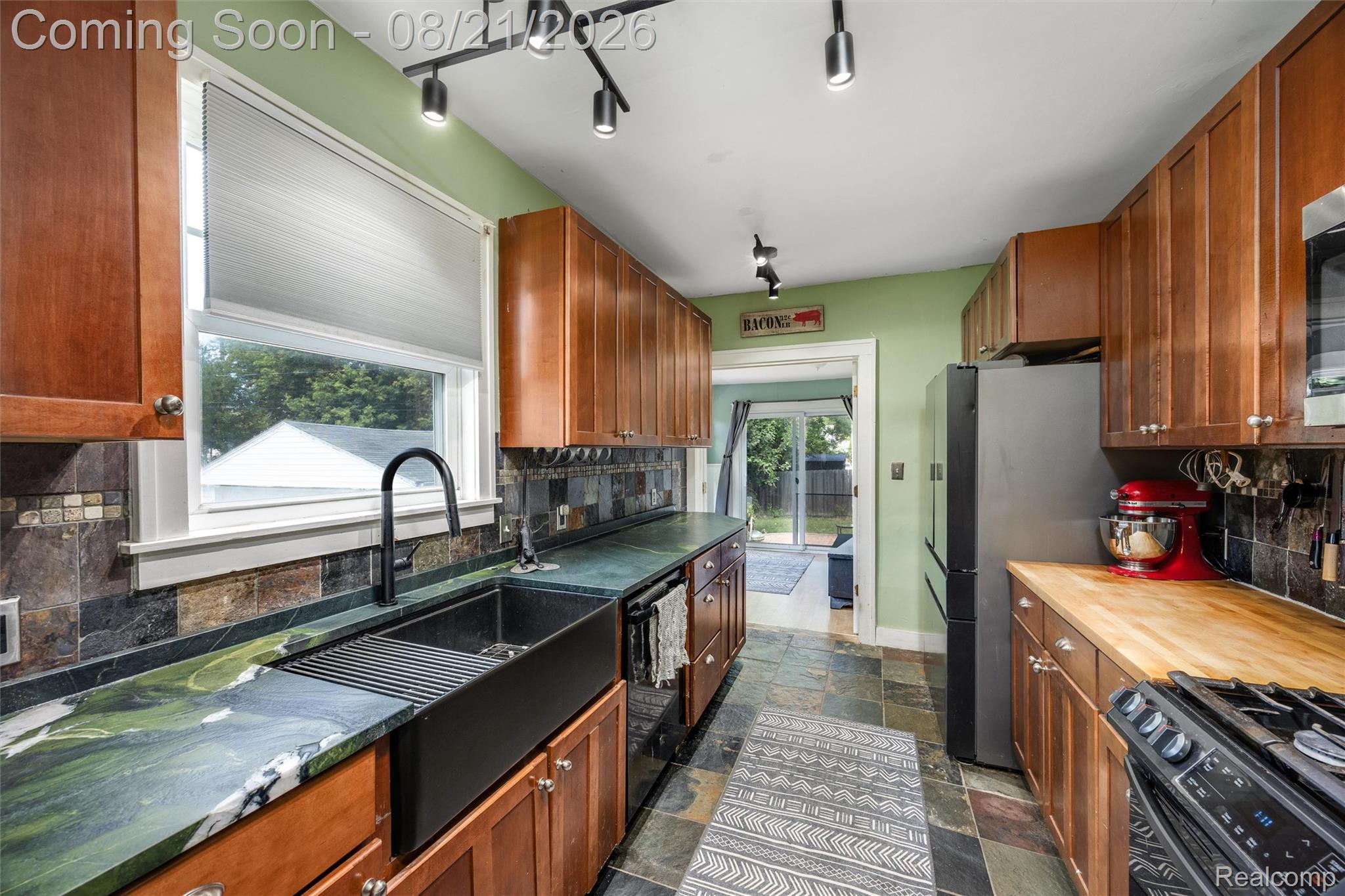 731 Spencer Street Property Photo 21