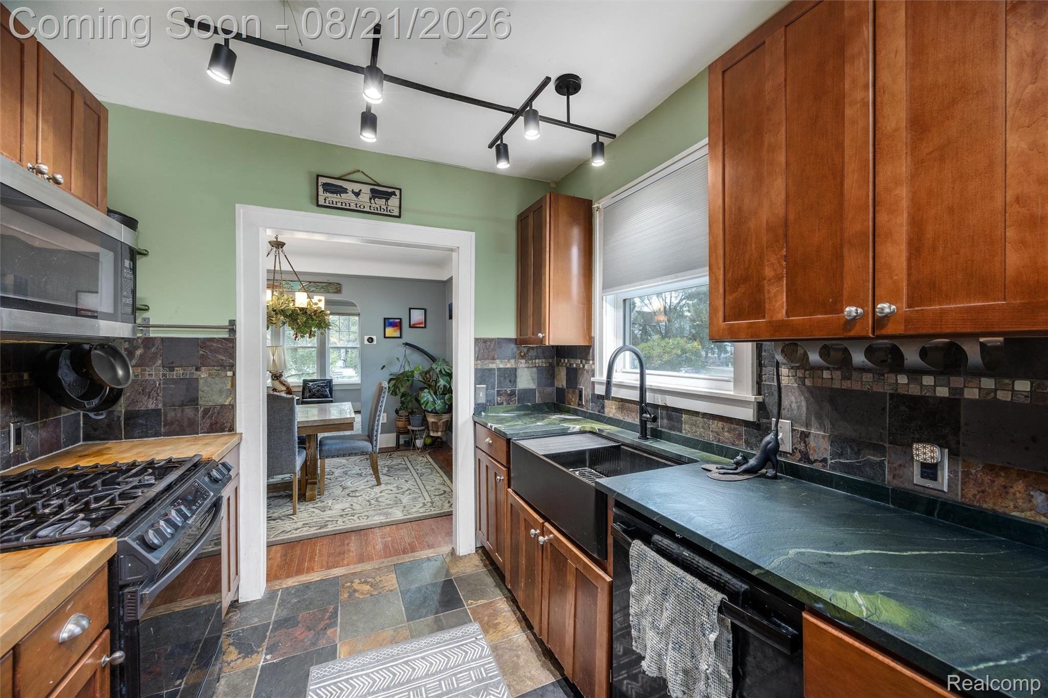 731 Spencer Street Property Photo 22