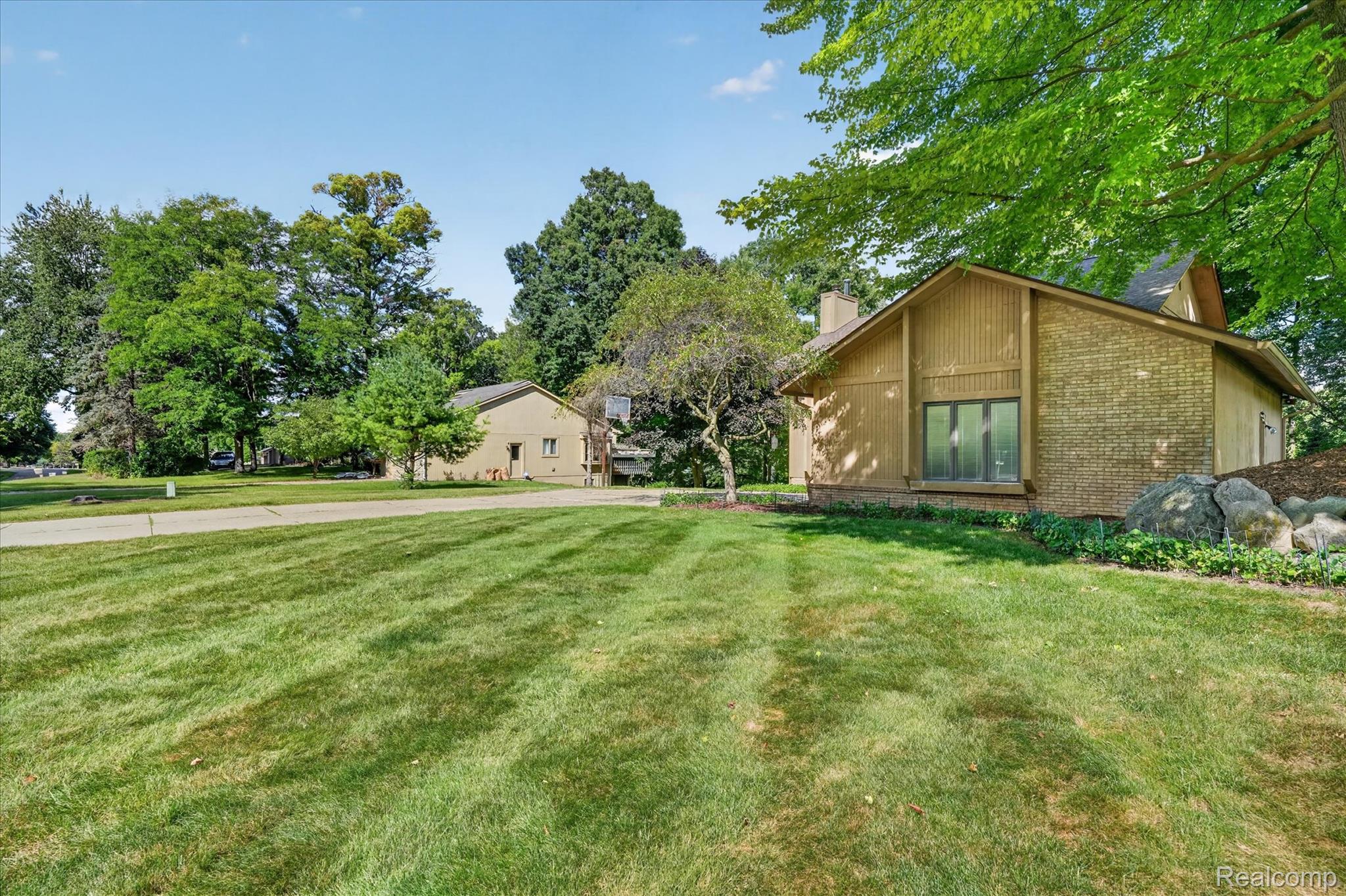 5954 Snow Apple Drive Property Photo 4