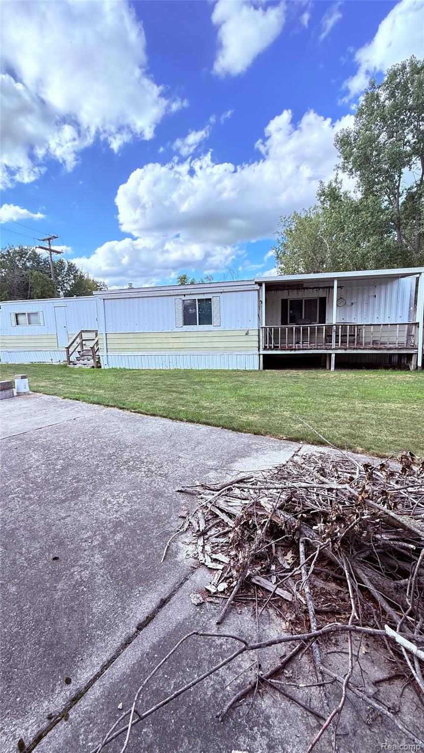 8015 S Huron River Drive Property Photo 3