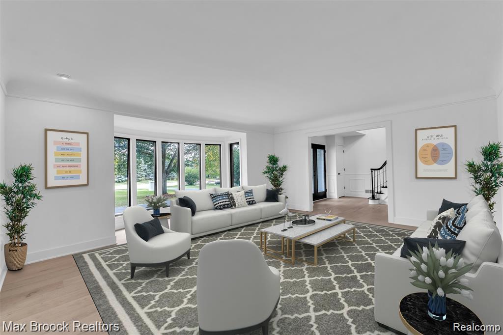 7244 Lahser Road Property Photo 3