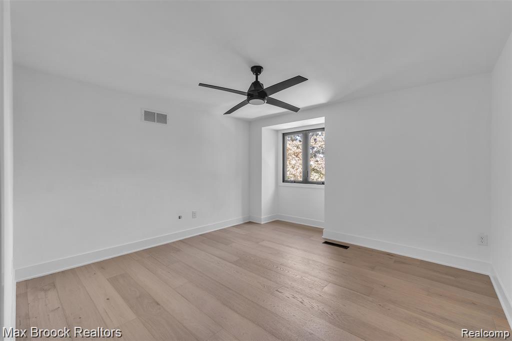 7244 Lahser Road Property Photo 17