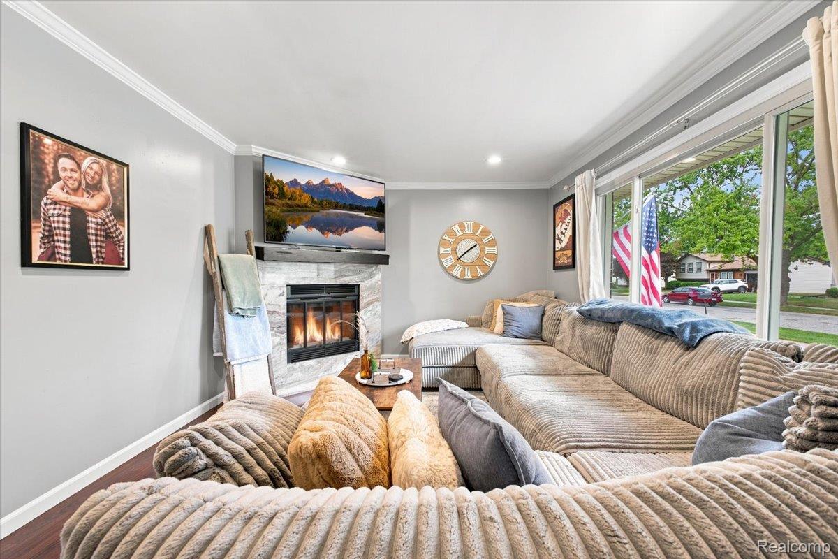 41269 Dunboyne Circle Property Photo 4