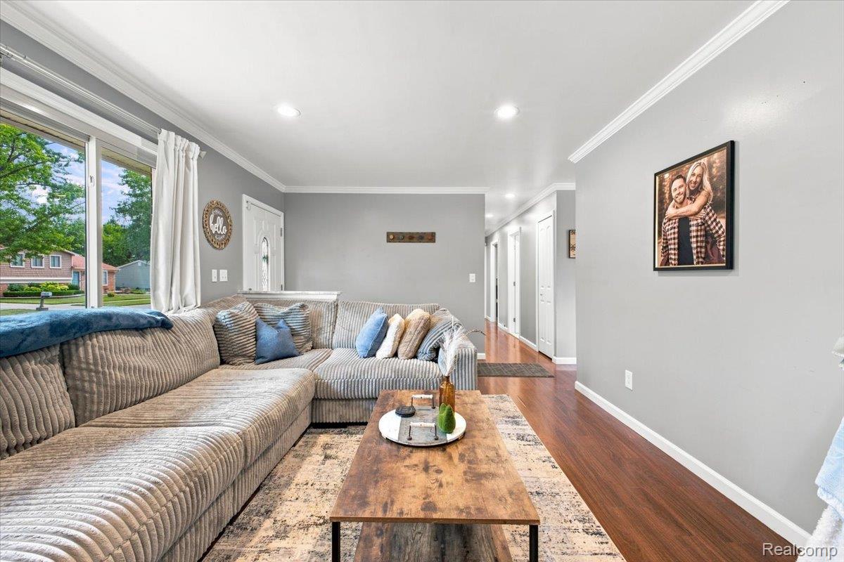 41269 Dunboyne Circle Property Photo 6