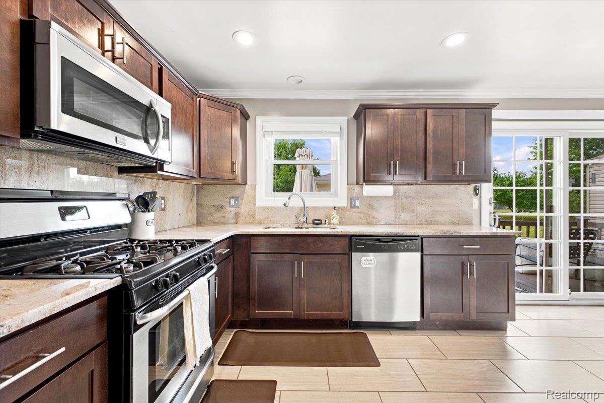 41269 Dunboyne Circle Property Photo 8