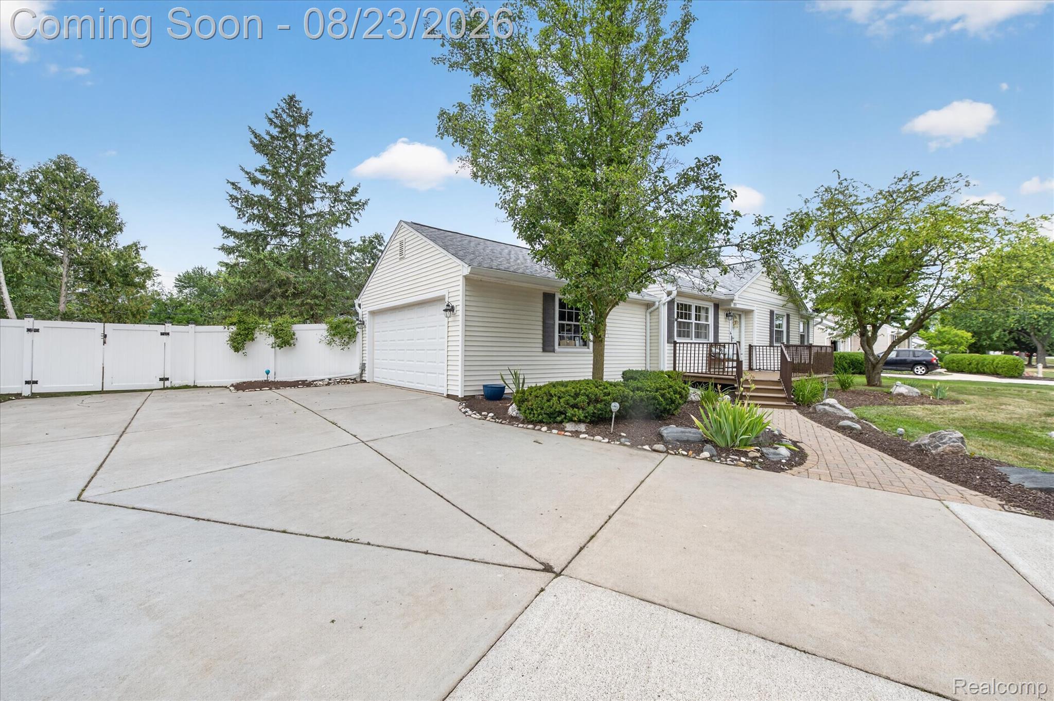 551 Gamma Road Property Photo 3