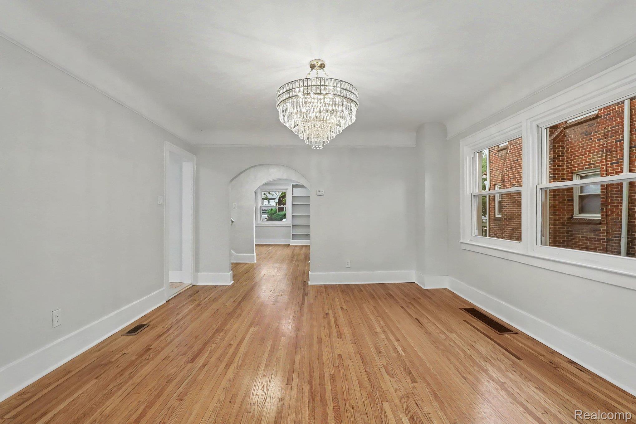 4251 Glendale Street Property Photo 4
