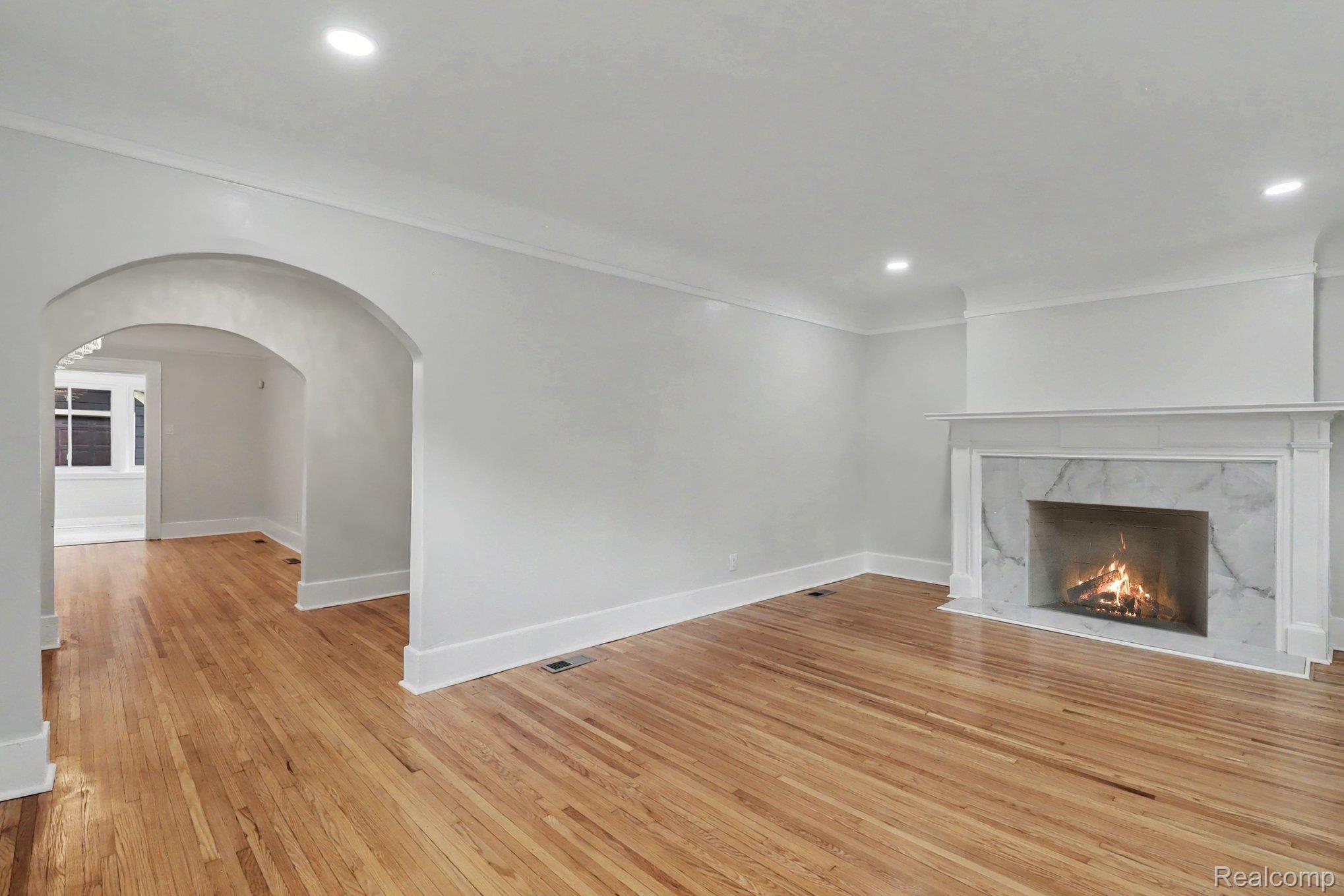4251 Glendale Street Property Photo 5