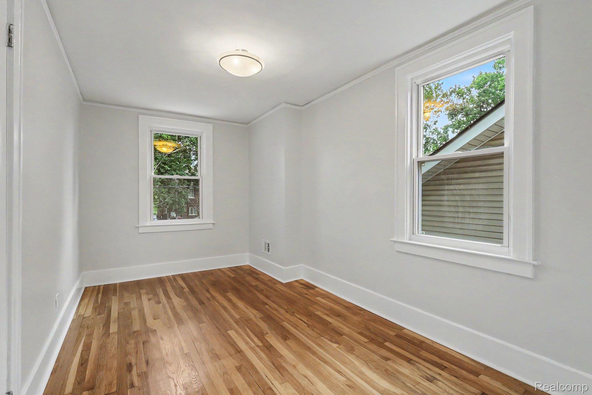 4251 Glendale Street Property Photo 13