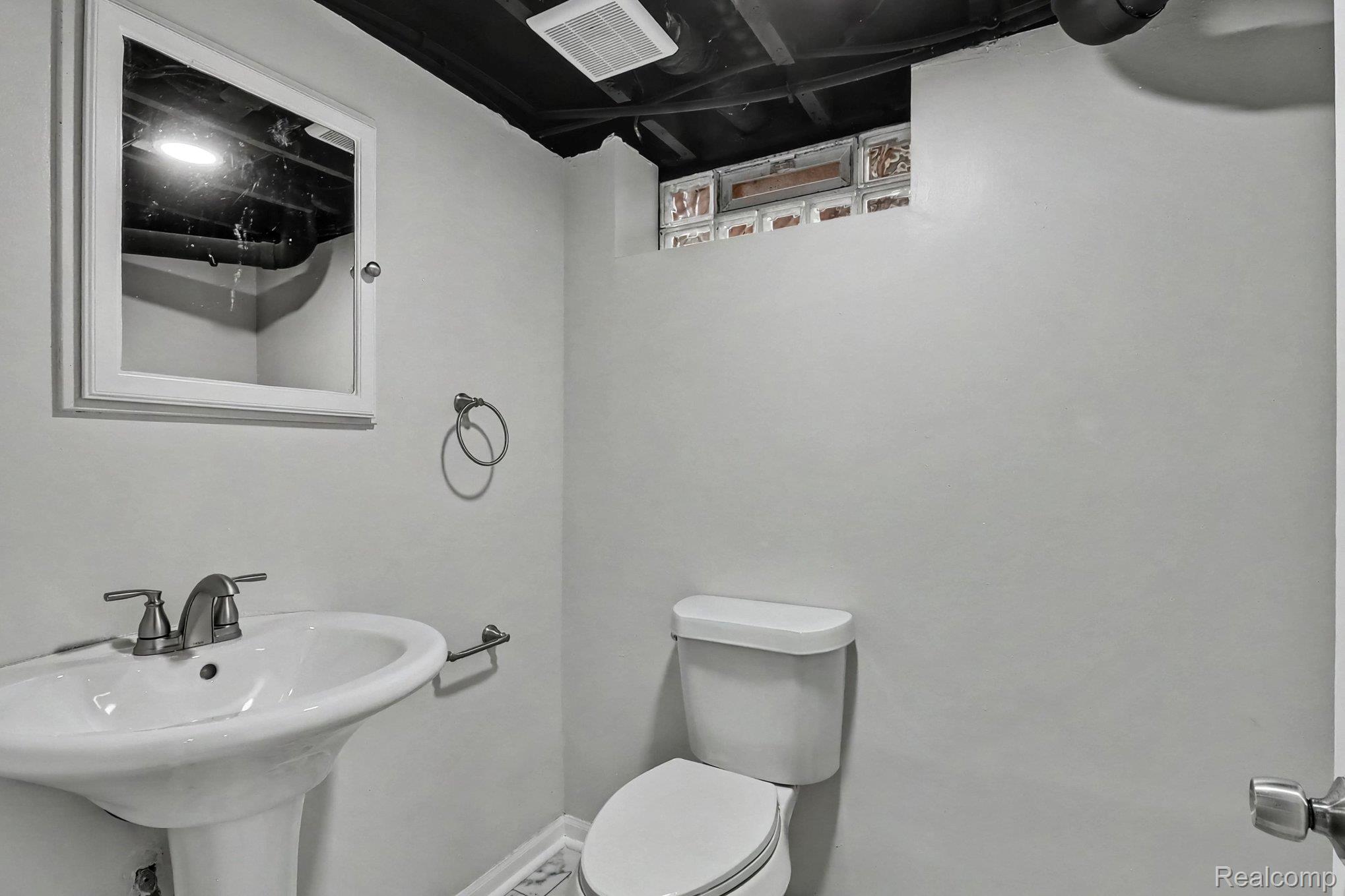 4251 Glendale Street Property Photo 17