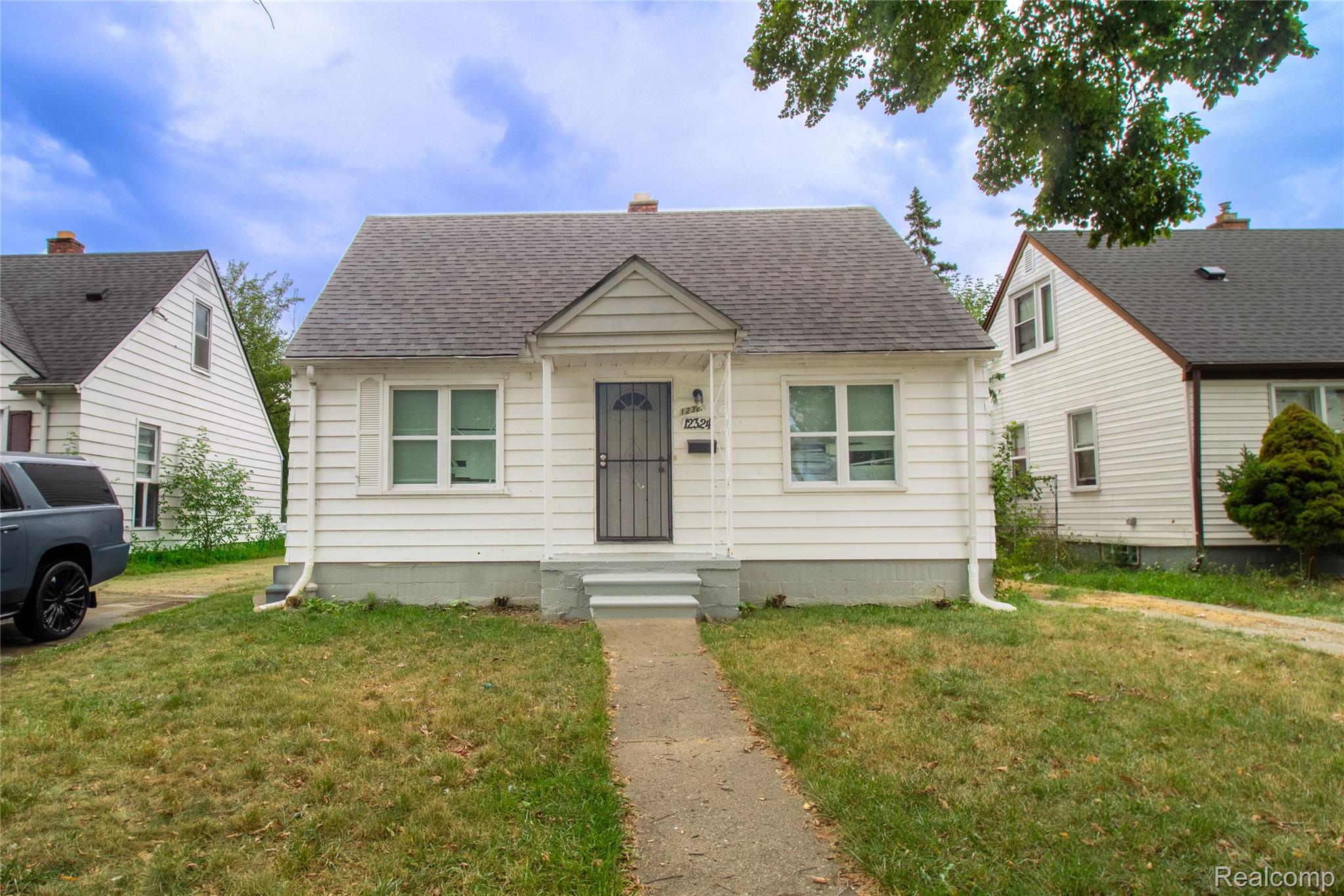 12324 Lansdowne Street Property Photo 1