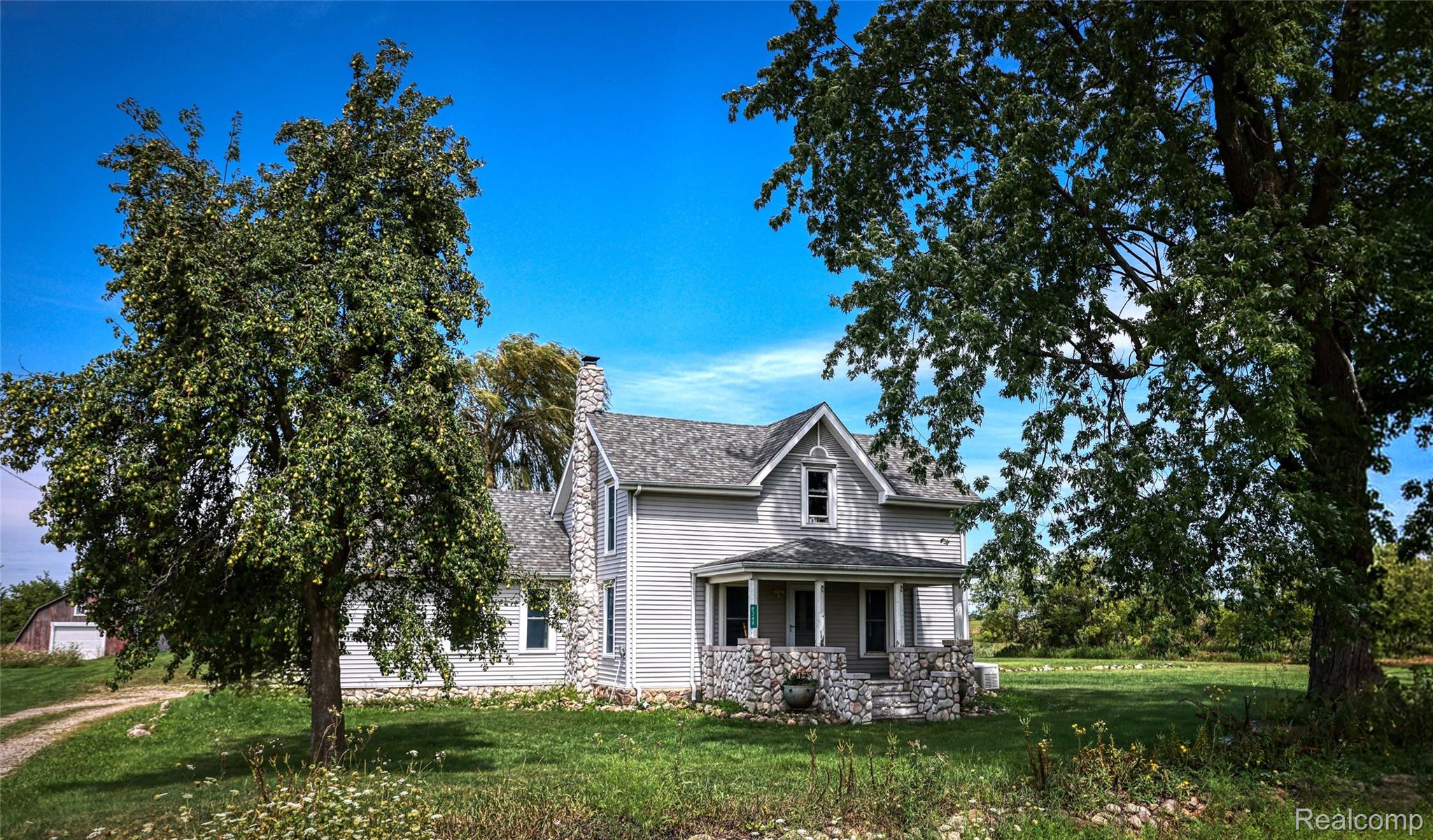 8349 Burnside Road Property Photo 1
