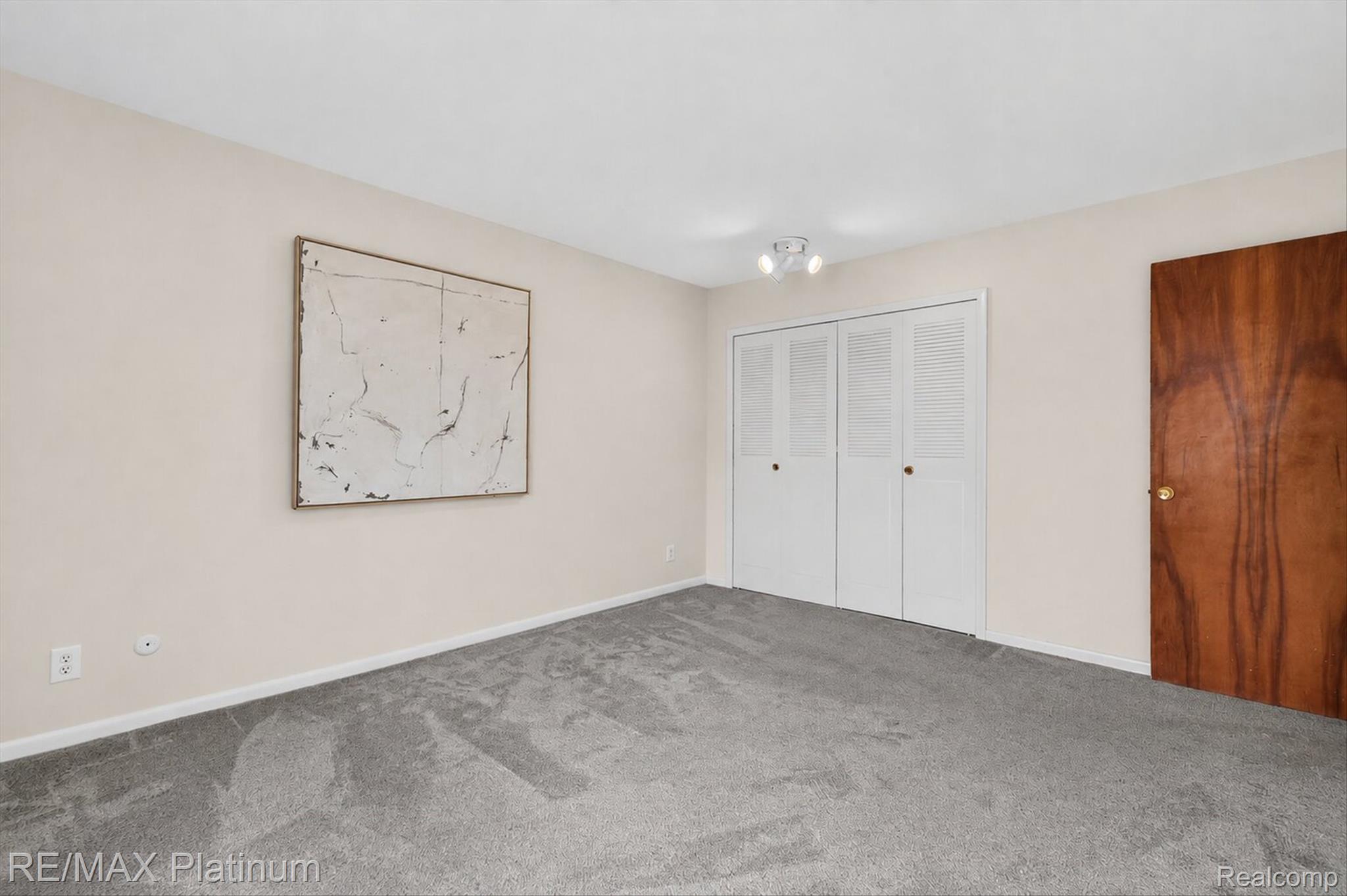 407 W Highland Road 3 Property Photo 15