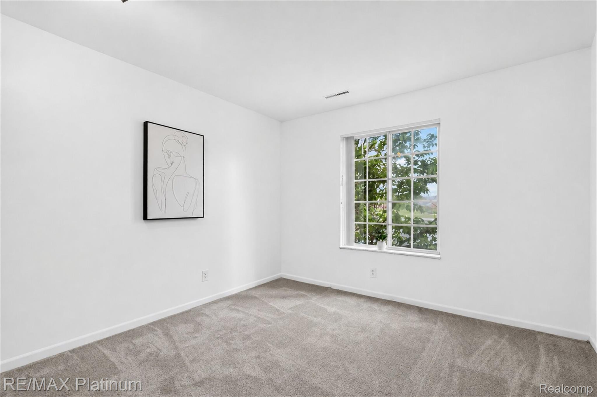 407 W Highland Road 3 Property Photo 16