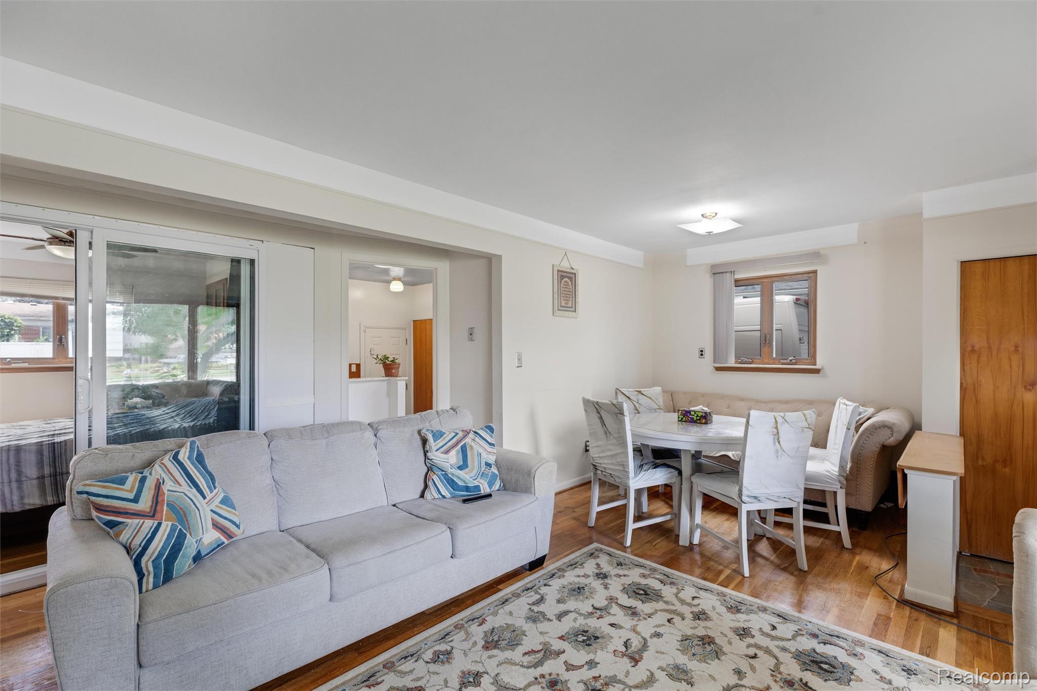 9522 Pardee Road Property Photo 4