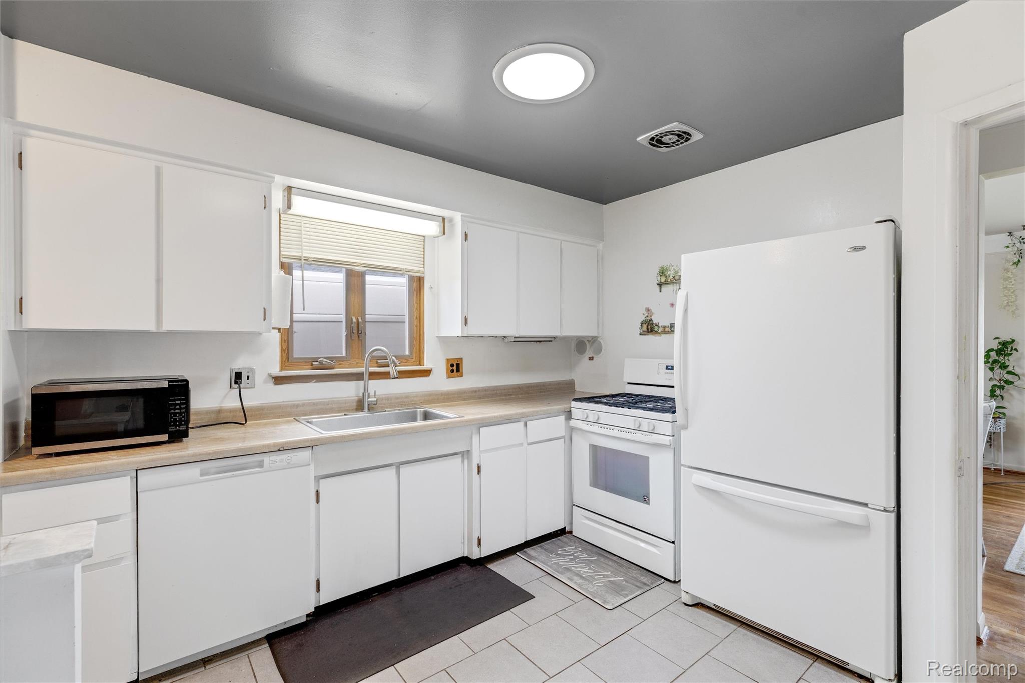 9522 Pardee Road Property Photo 8