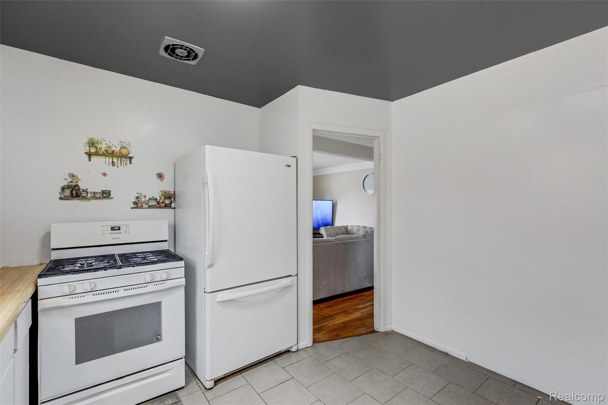 9522 Pardee Road Property Photo 10