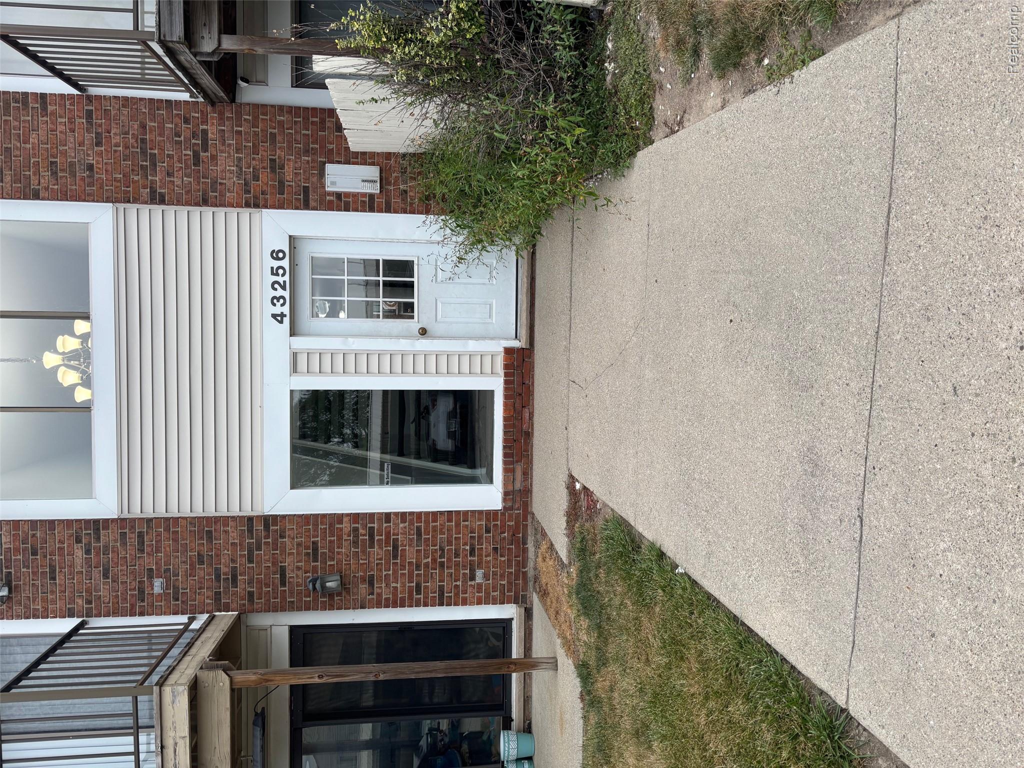 43256 Mound Road Property Photo 1