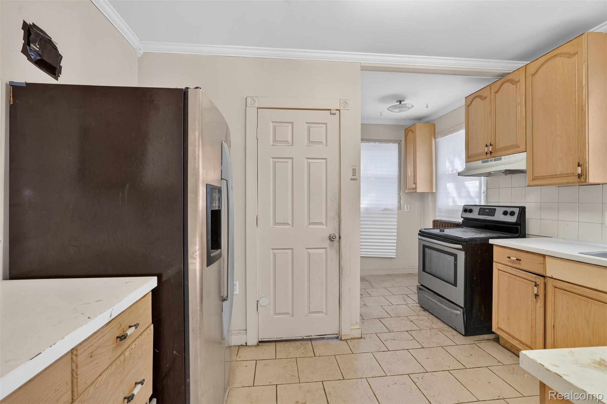 5572 Kensington Avenue Property Photo 29