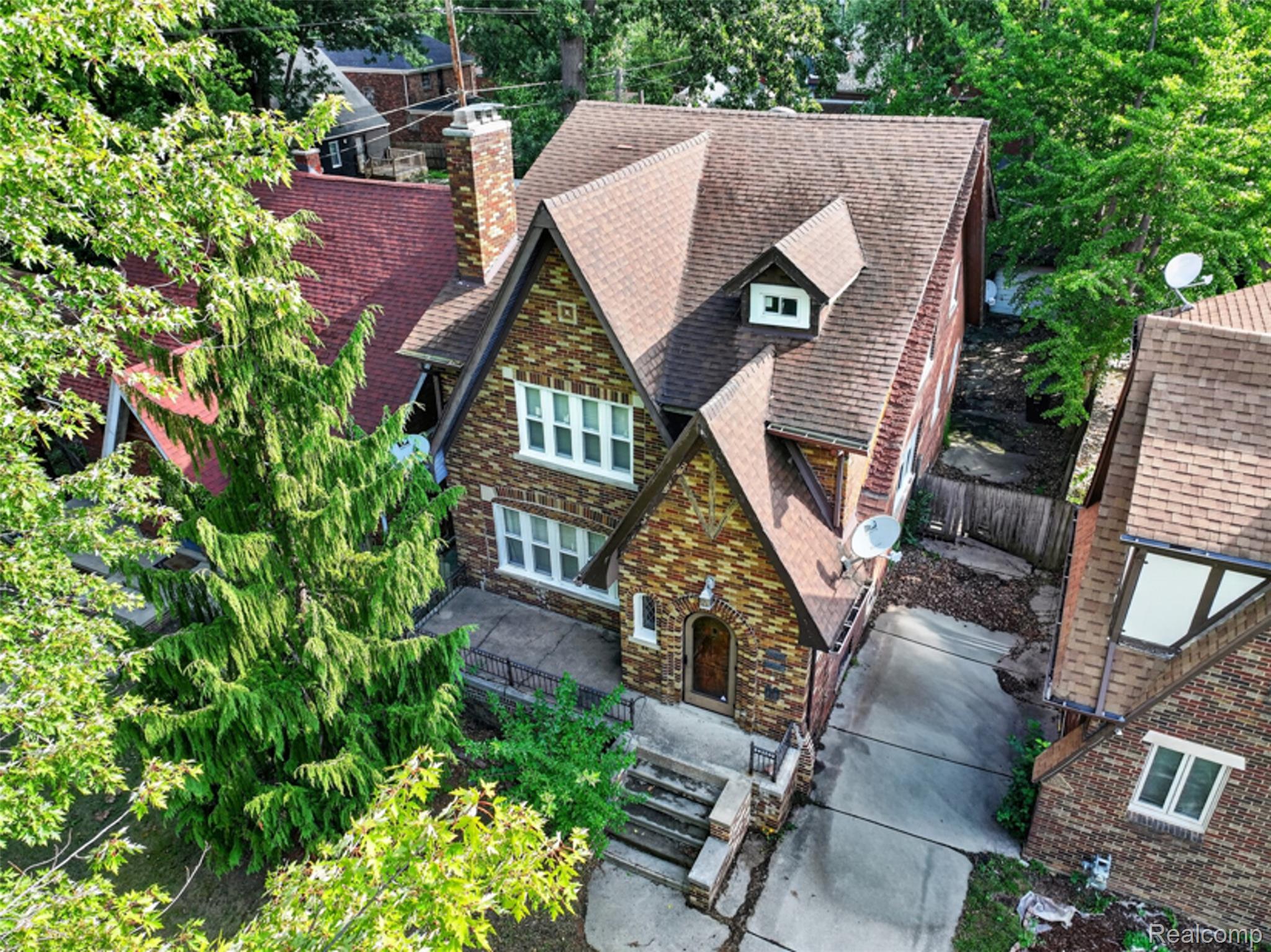 5572 Kensington Avenue Property Photo 35