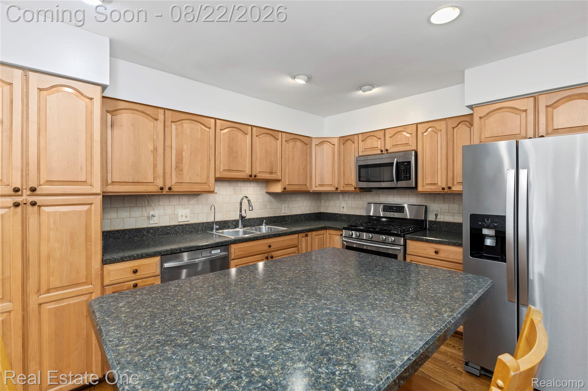 732 Hamilton Court Property Photo 12