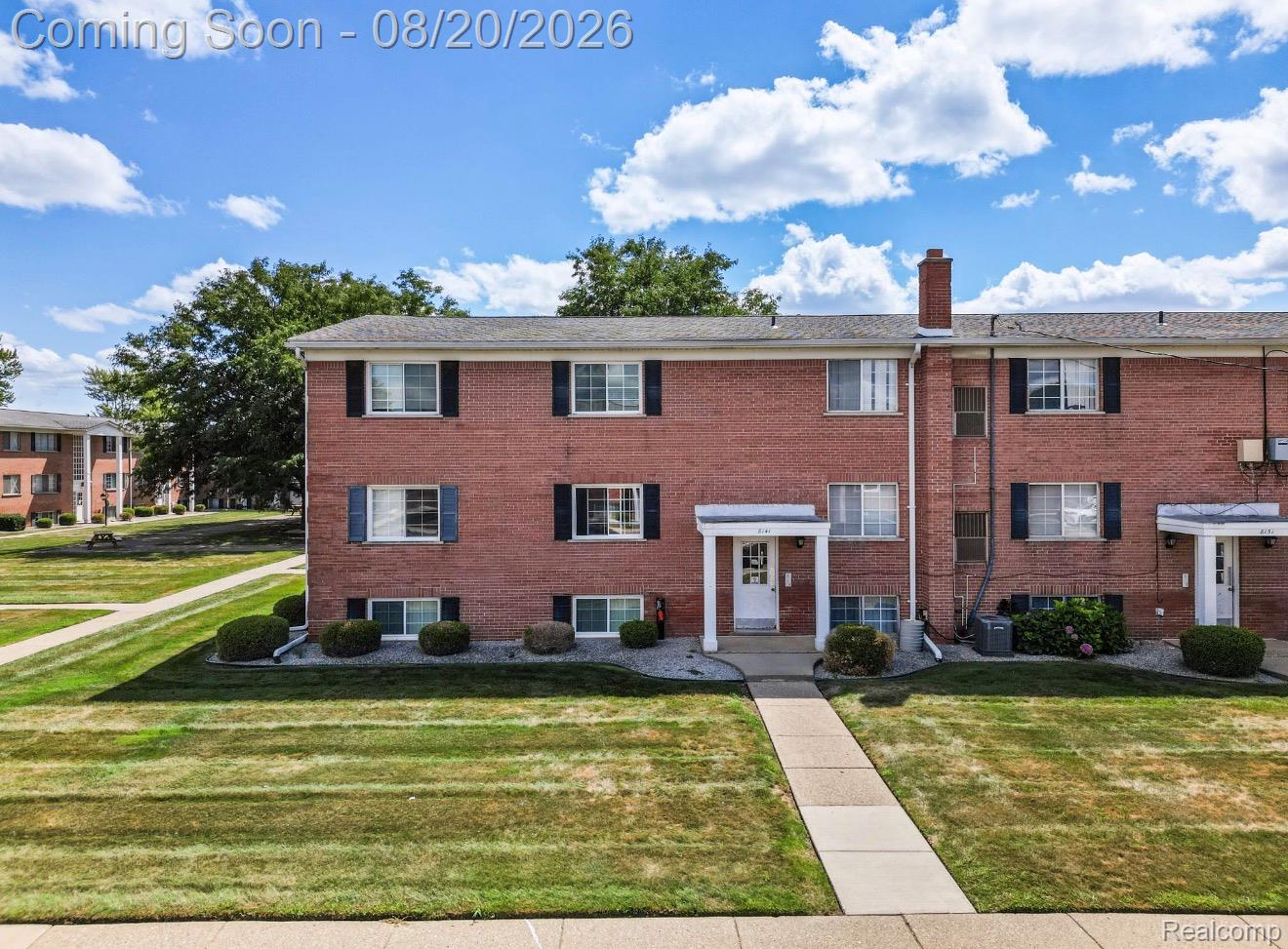 8140 Crestview Drive Property Photo 2