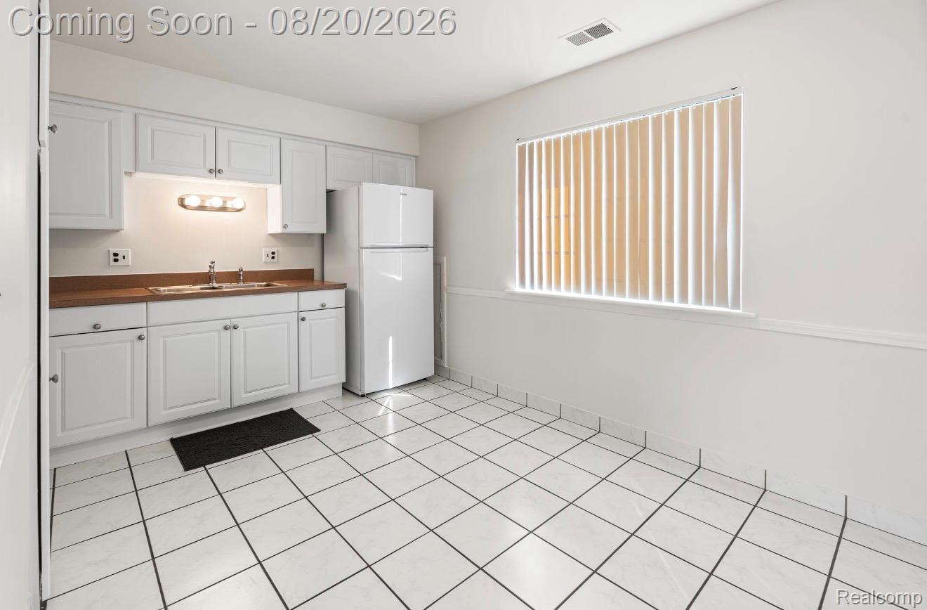 8140 Crestview Drive Property Photo 16