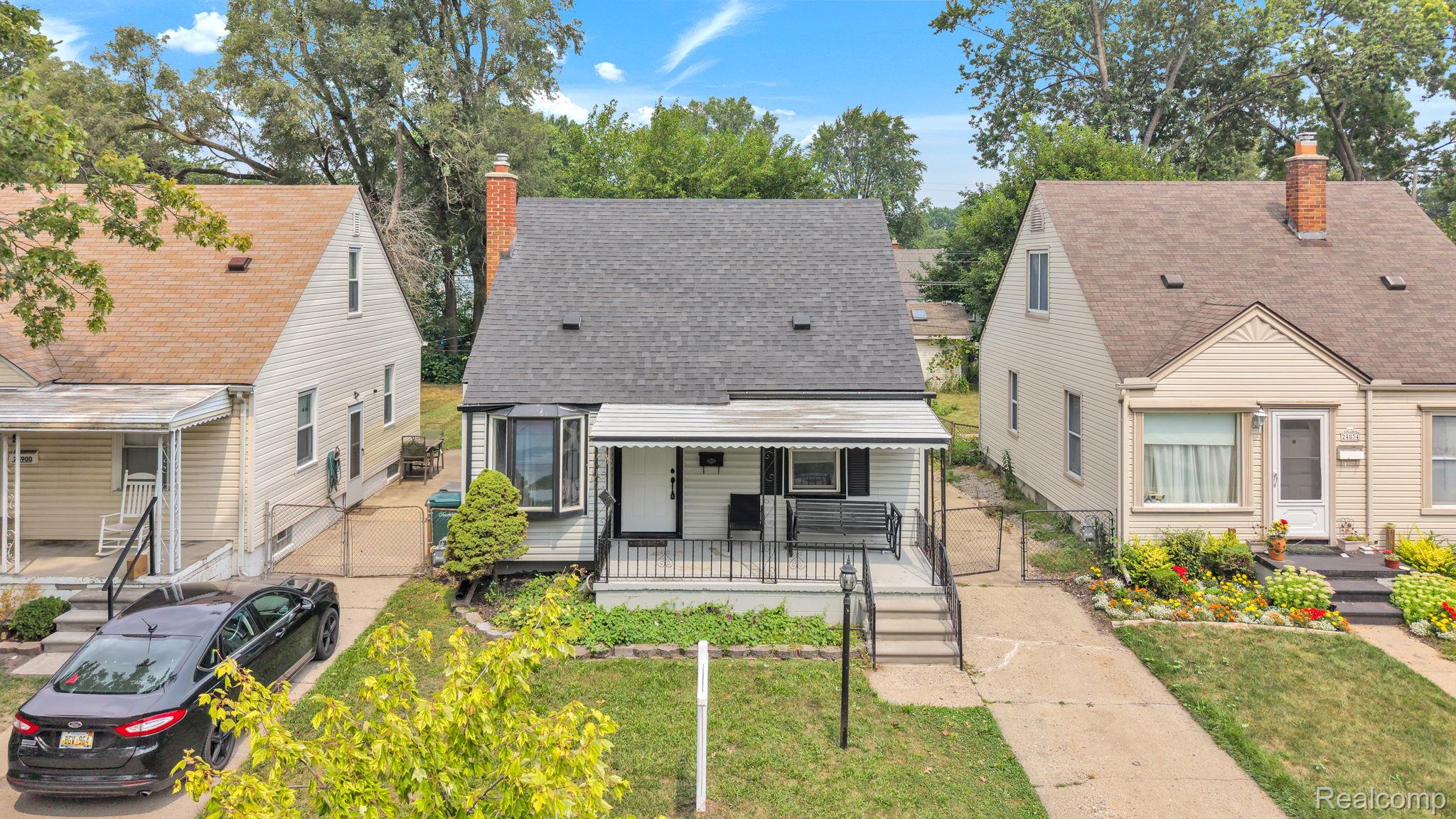 24840 New York Street Property Photo 2