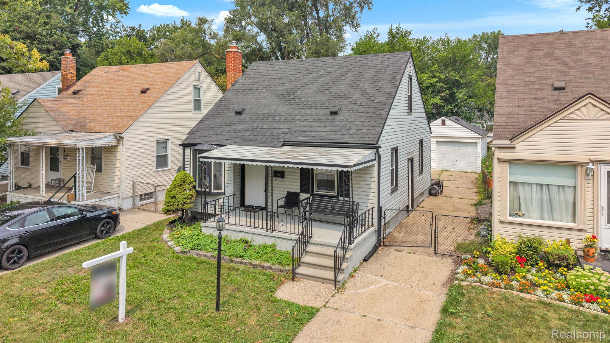 24840 New York Street Property Photo 3