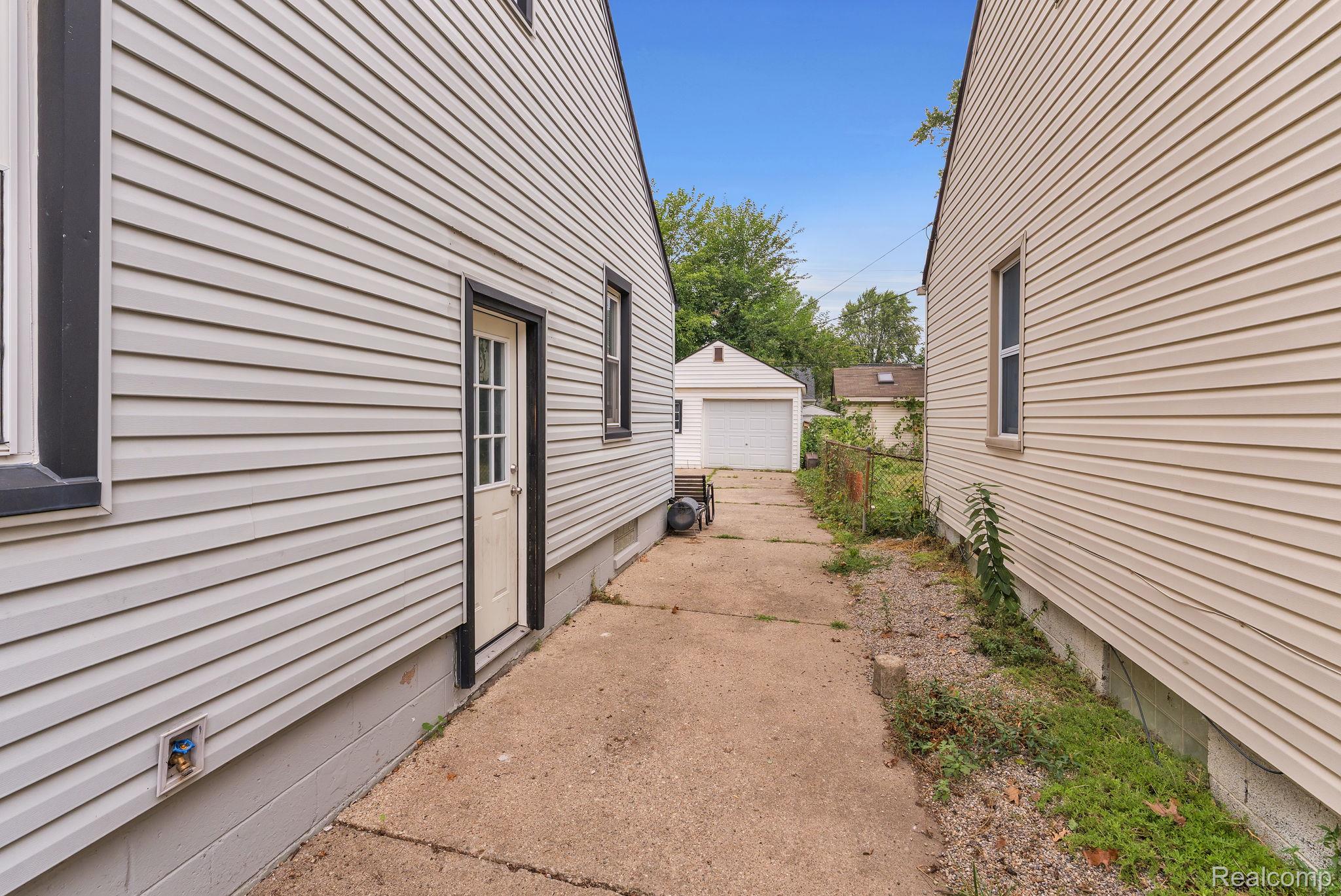 24840 New York Street Property Photo 21