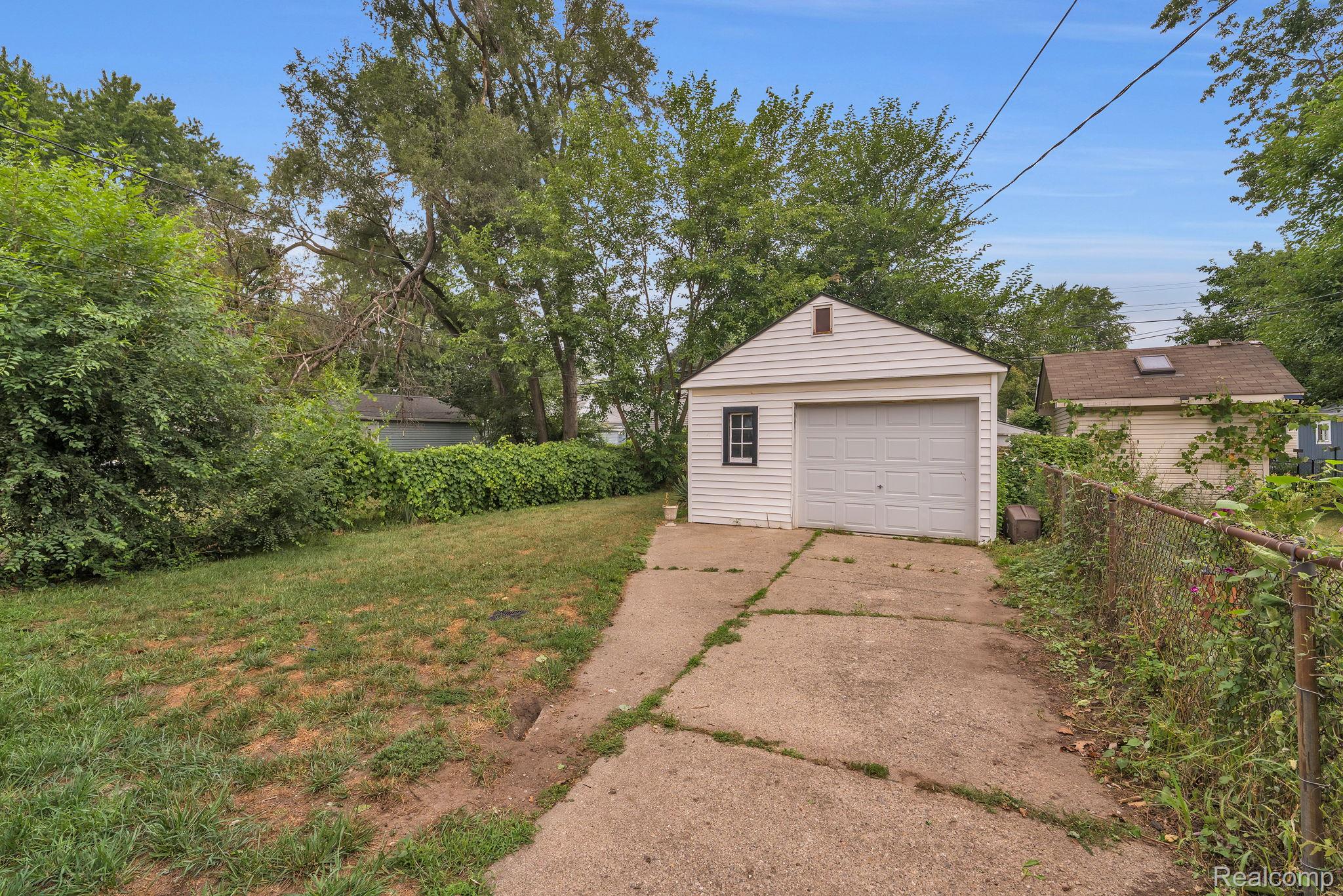 24840 New York Street Property Photo 22