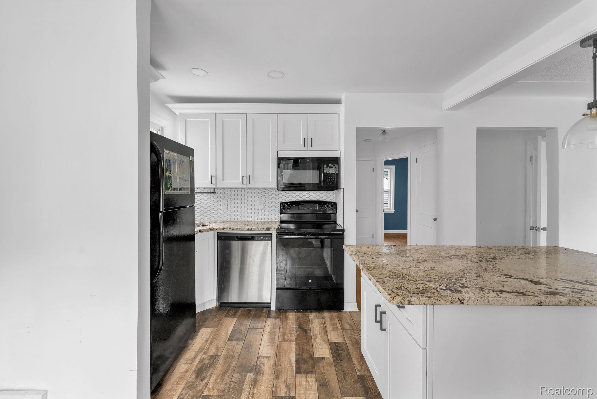 24840 New York Street Property Photo 32