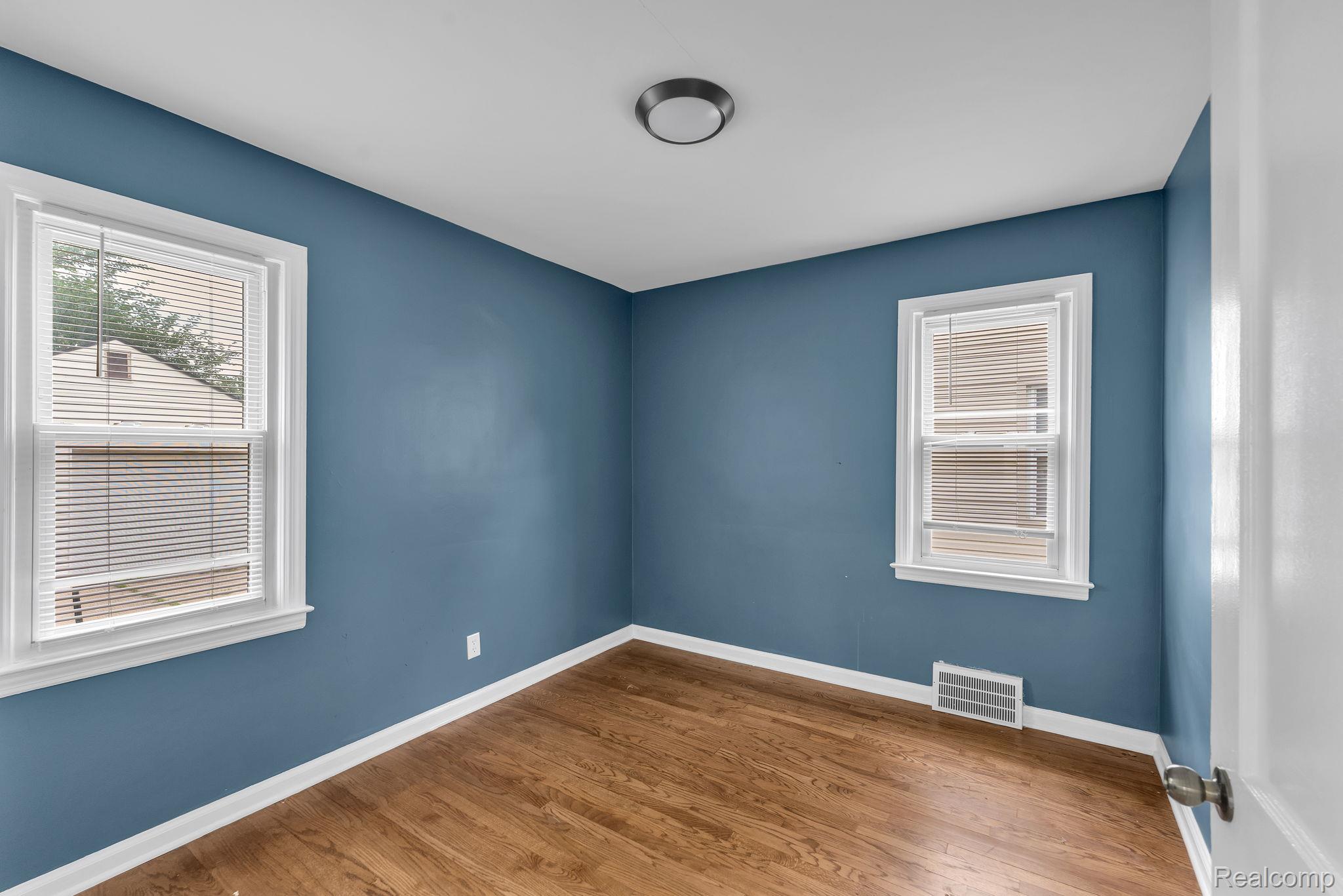 24840 New York Street Property Photo 37
