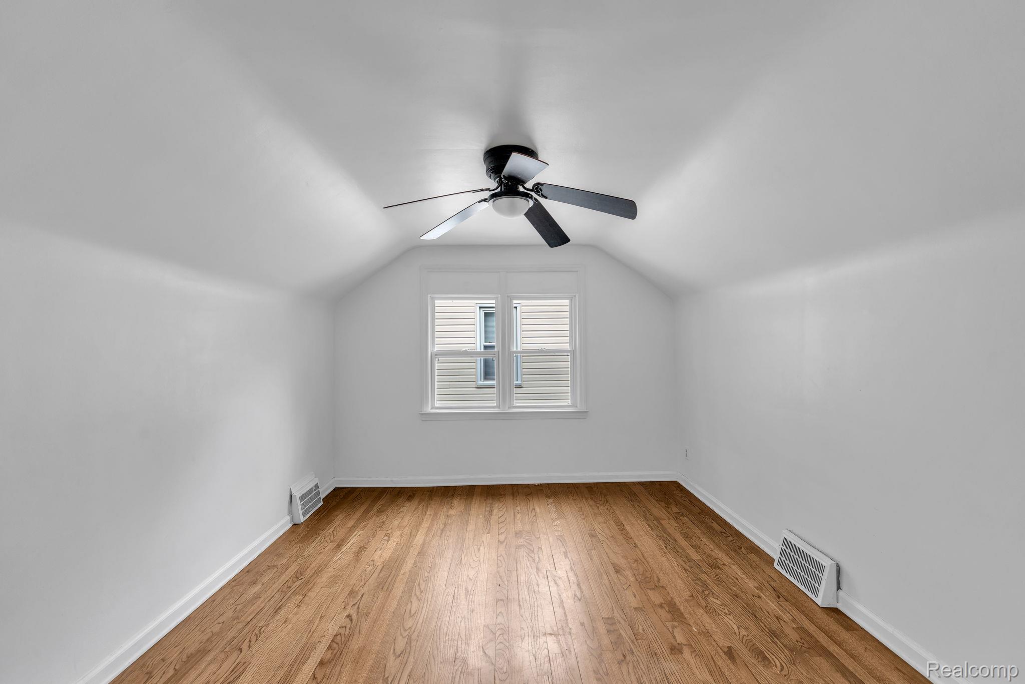 24840 New York Street Property Photo 40