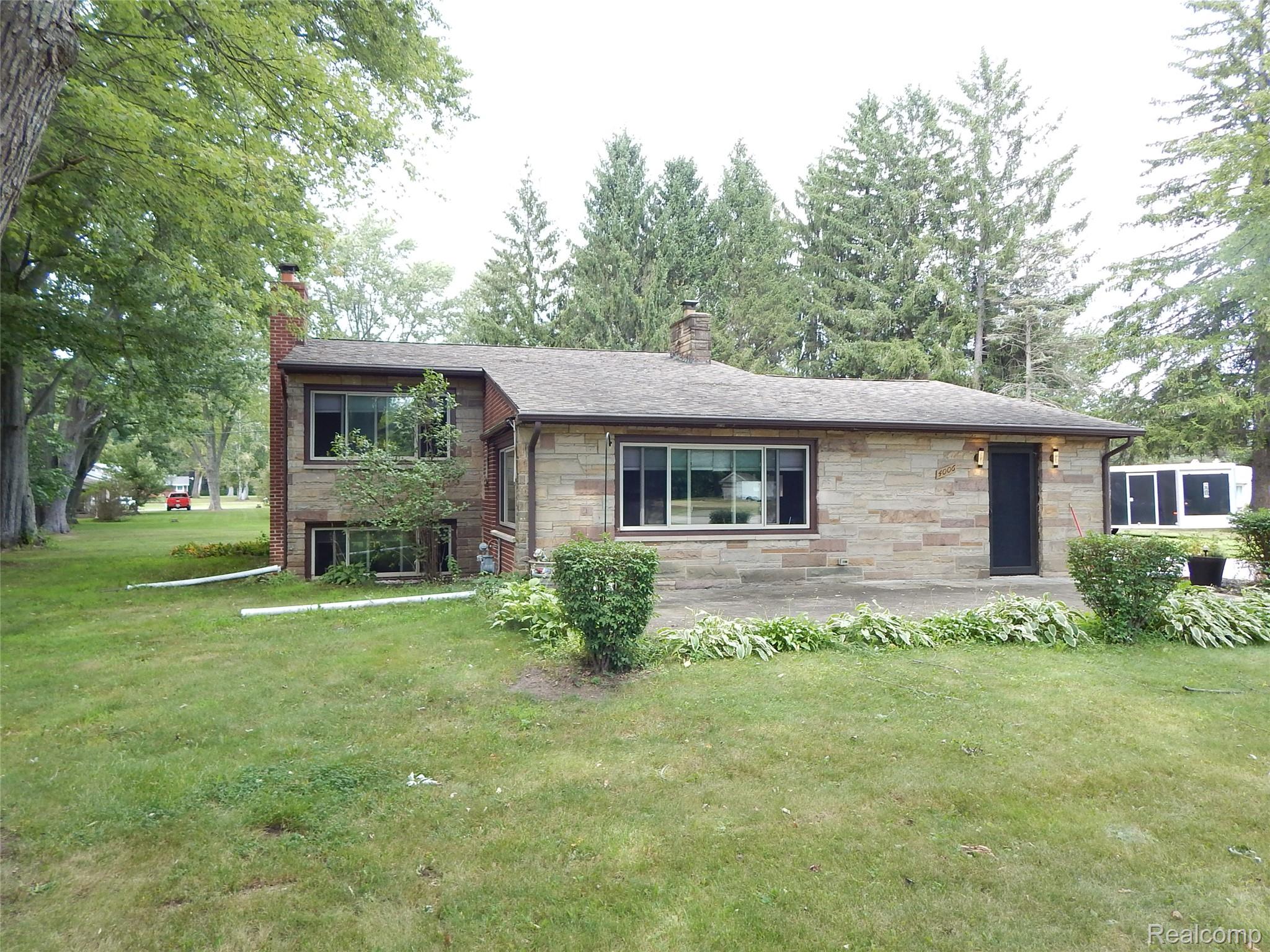 4006 N River Road Road Property Photo 1